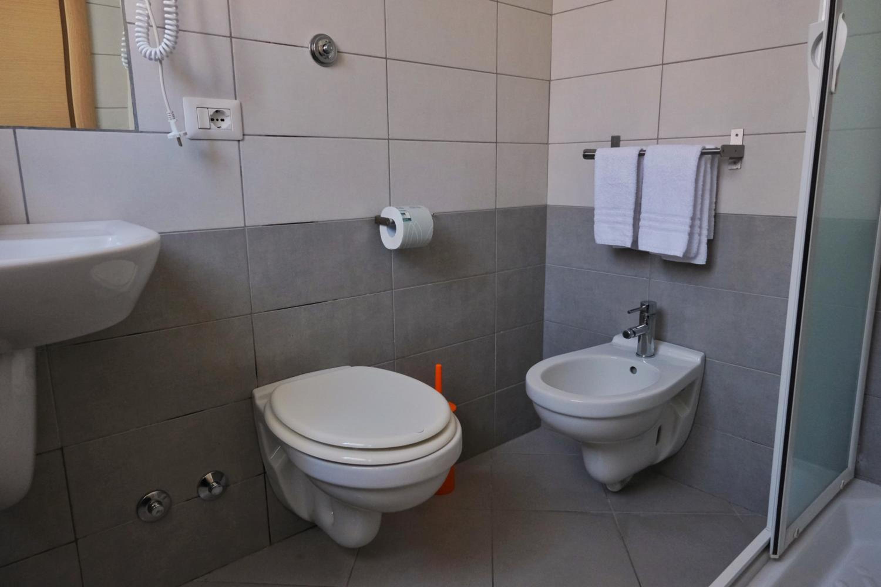 Triple Room with Private Bathroom photo 2