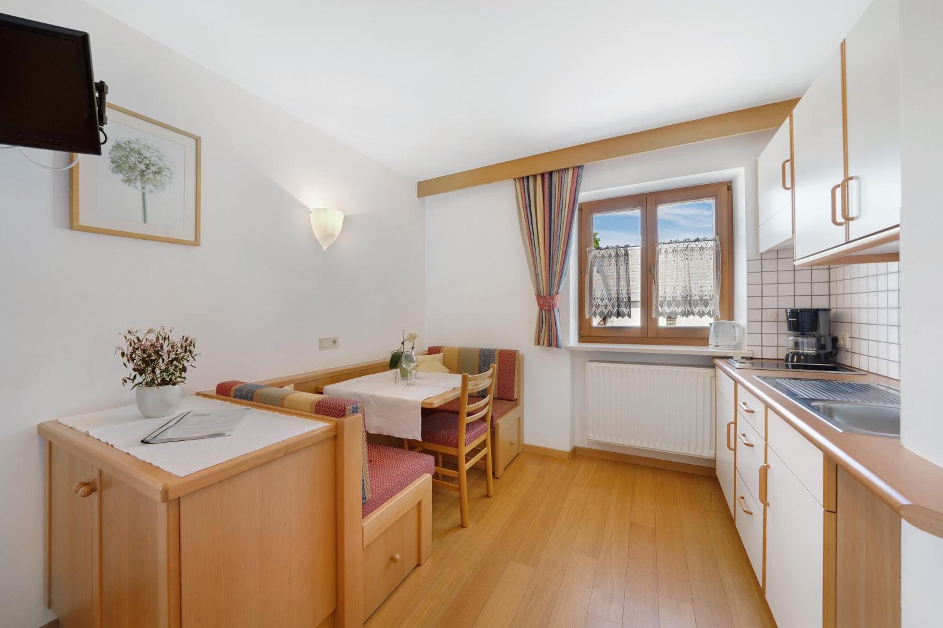 Superior One-Bedroom Apartment with Balcony - Photo 7