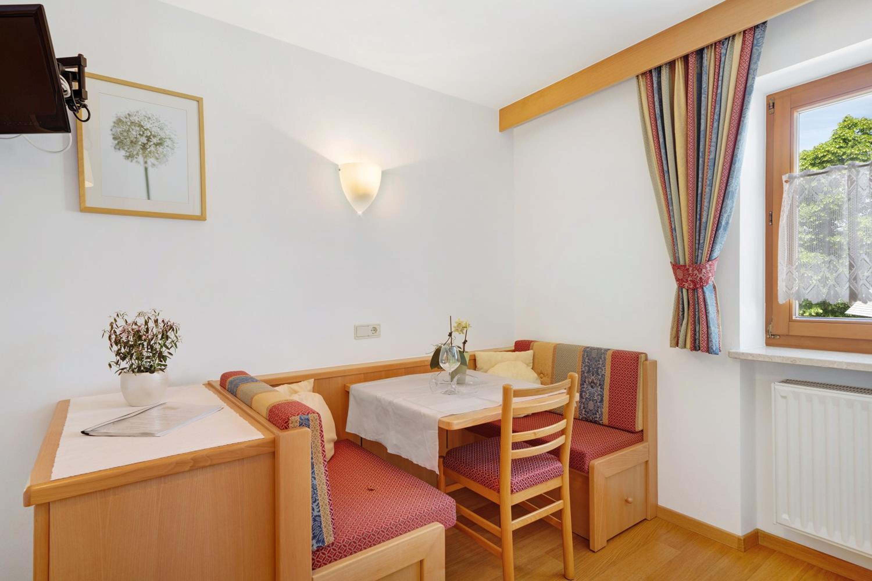 Superior One-Bedroom Apartment with Balcony - Photo 5