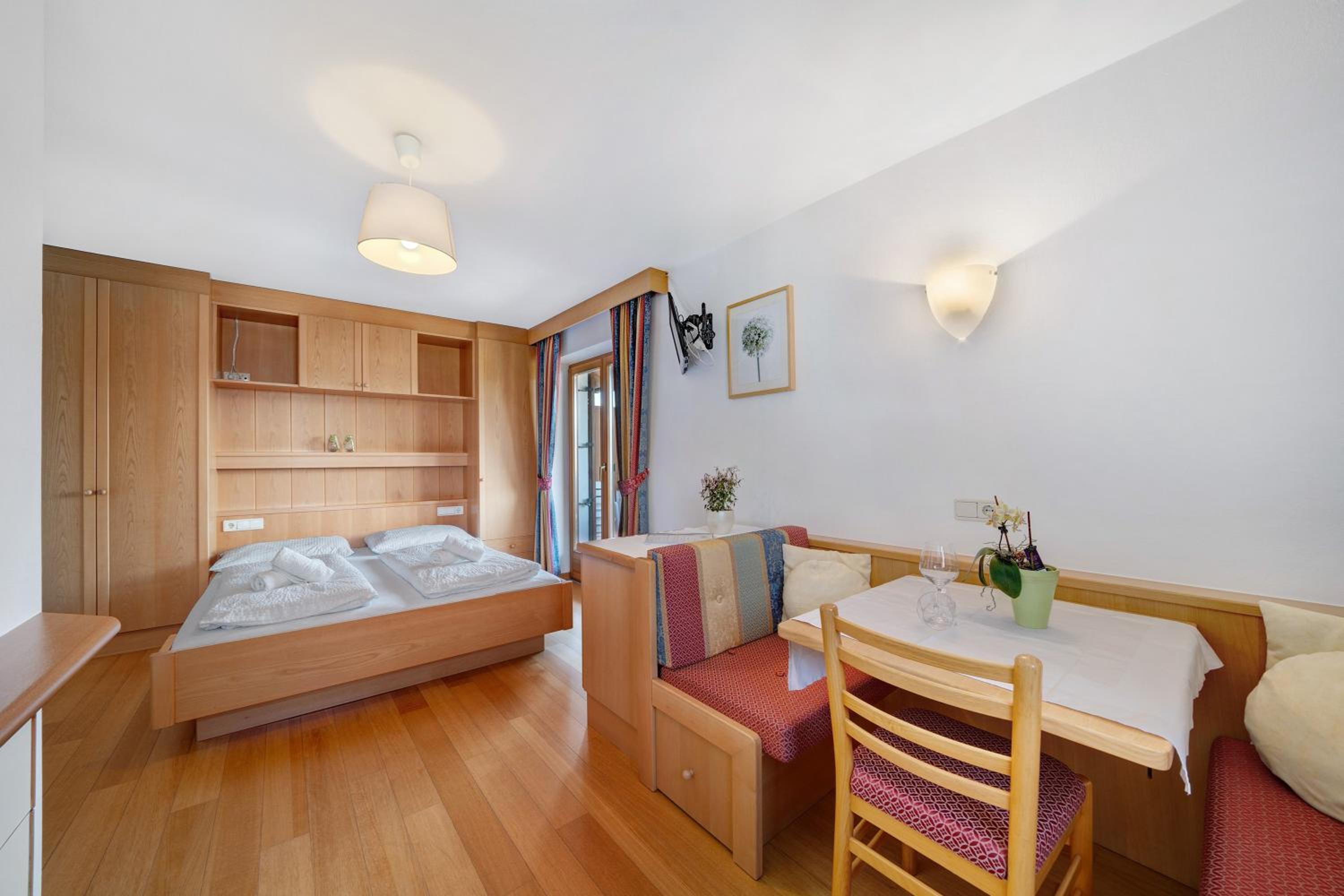 Superior One-Bedroom Apartment with Balcony - Photo 11