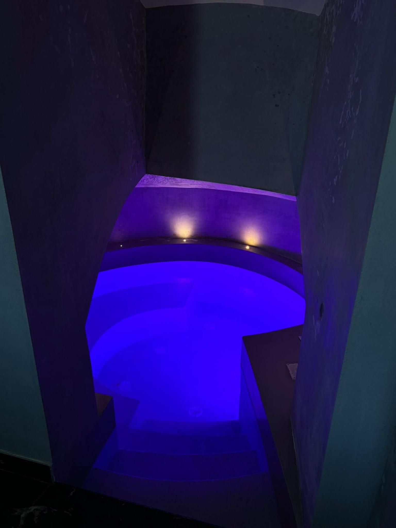 Deluxe Suite with Spa Bath photo 3