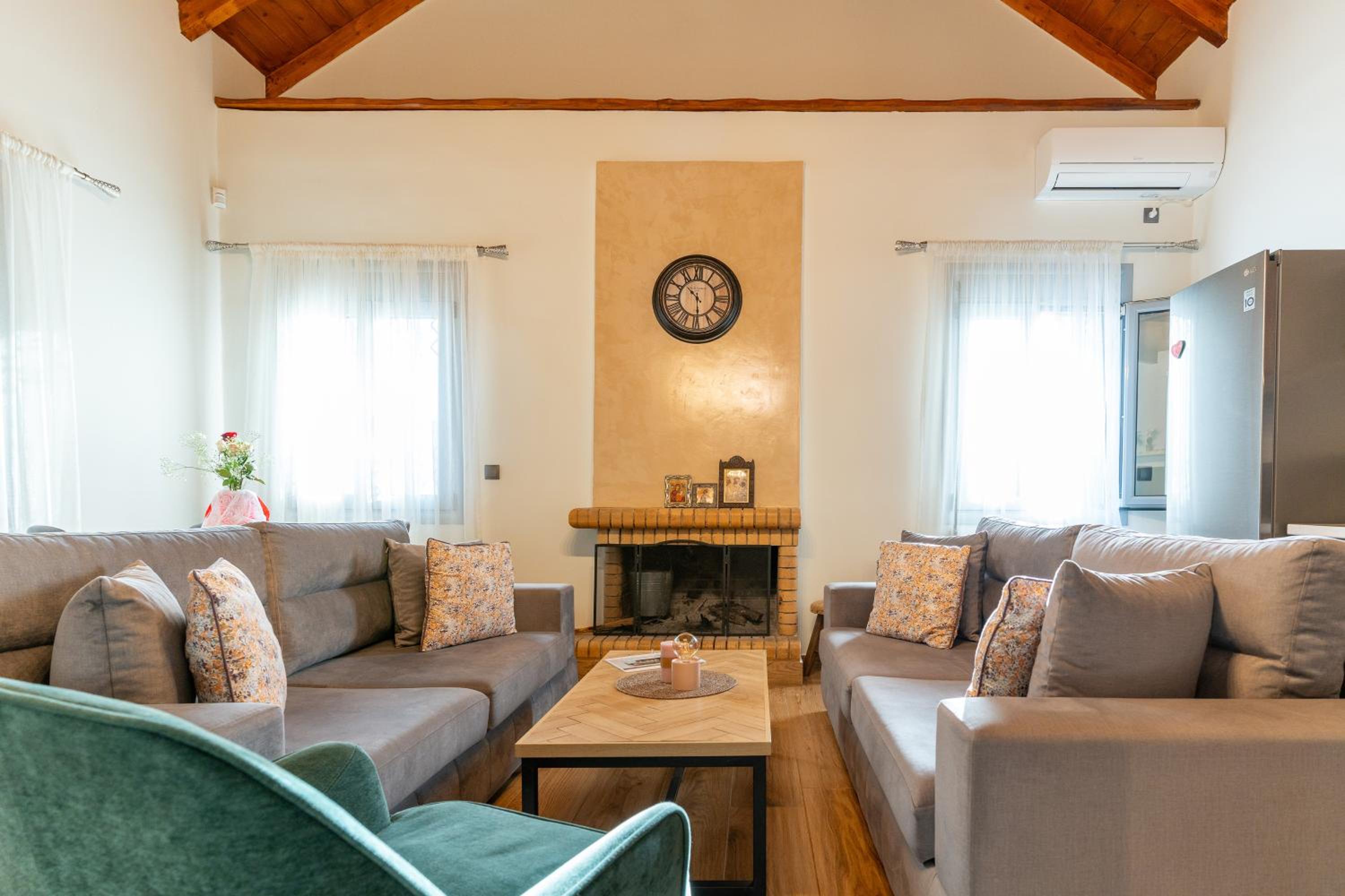 Three-Bedroom Villa photo 2