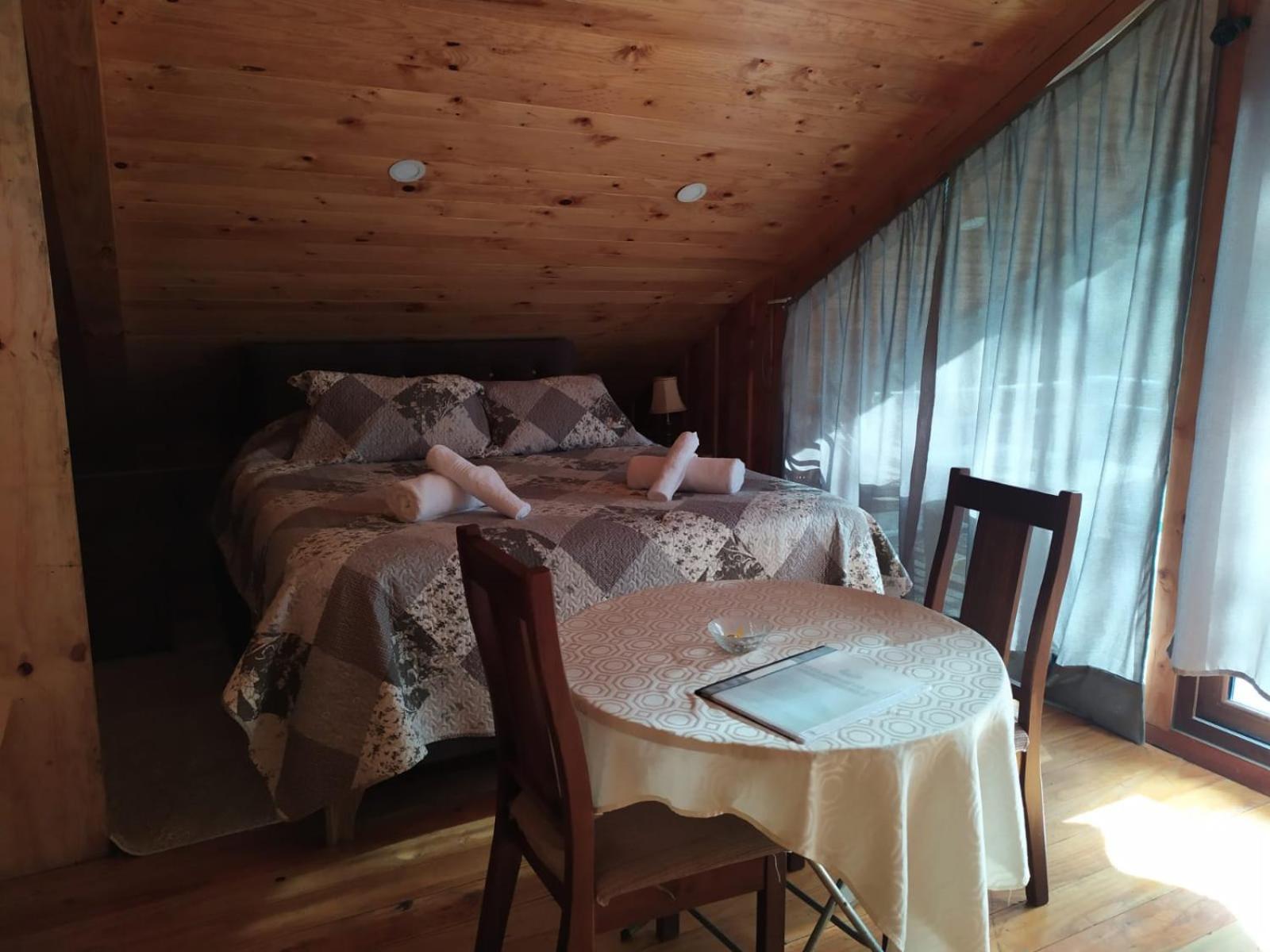 Quadruple Room with Private Bathroom photo 3
