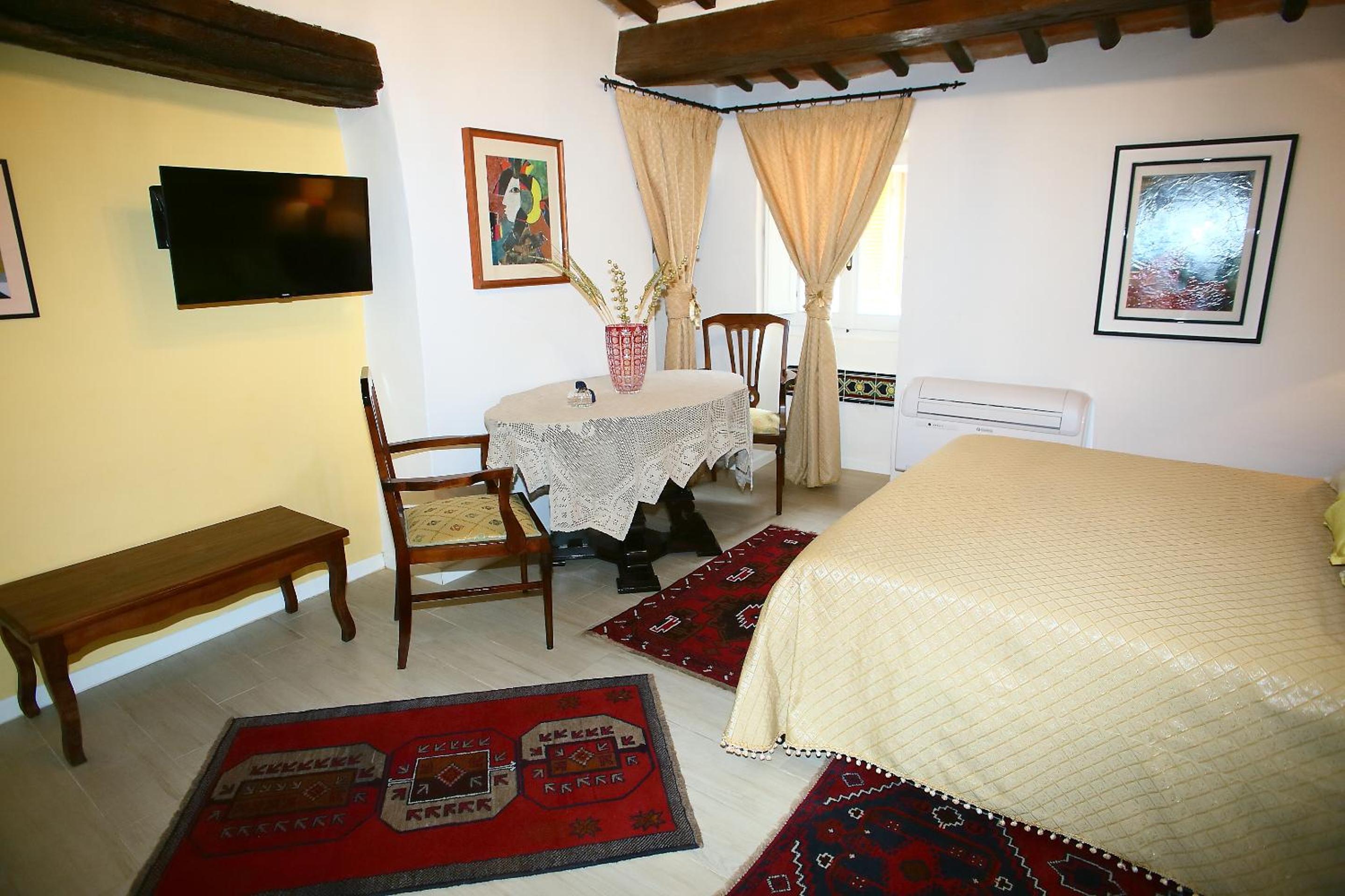 Deluxe Room - Photo 3