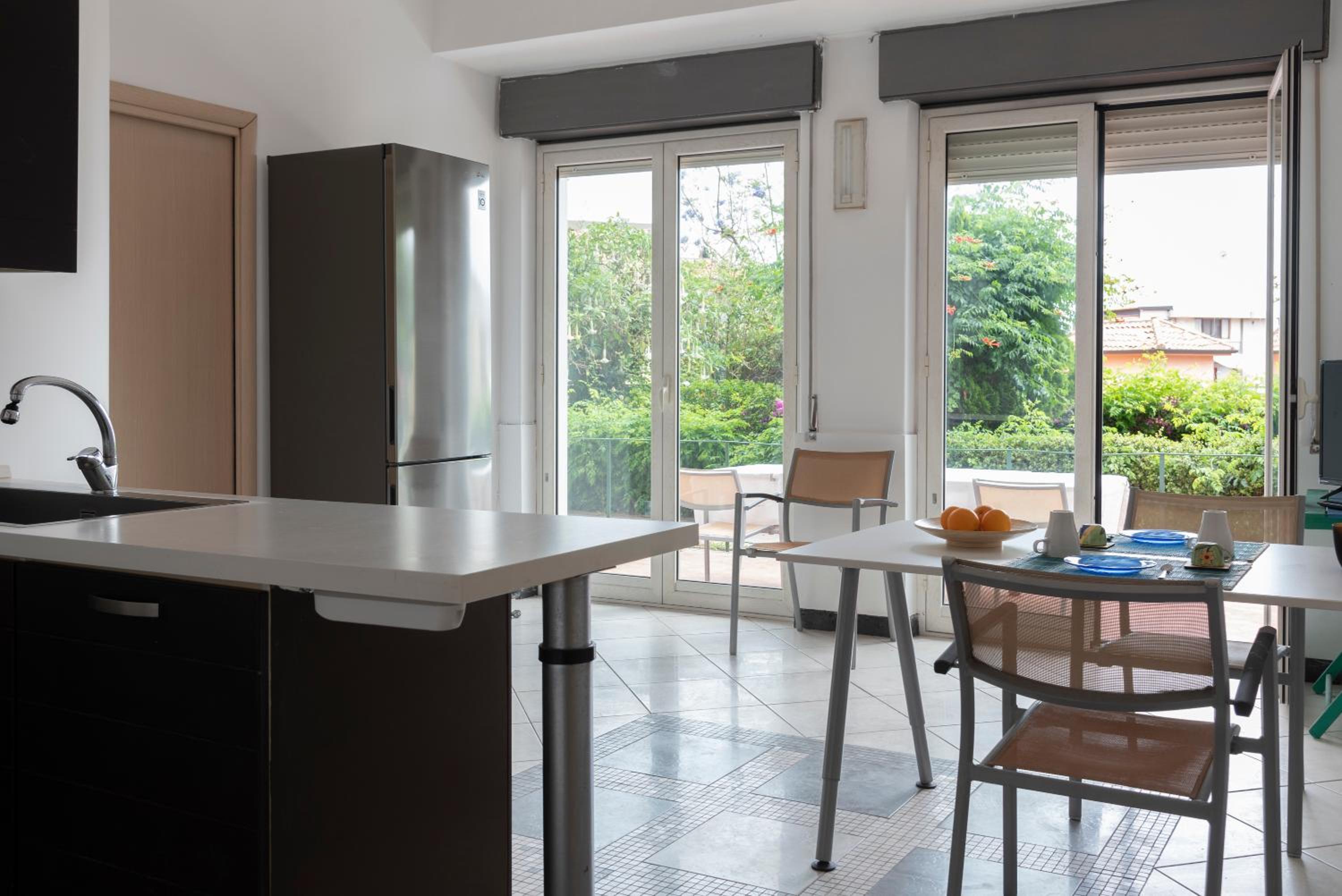 Four-Bedroom Apartment With Balcony  photo 2