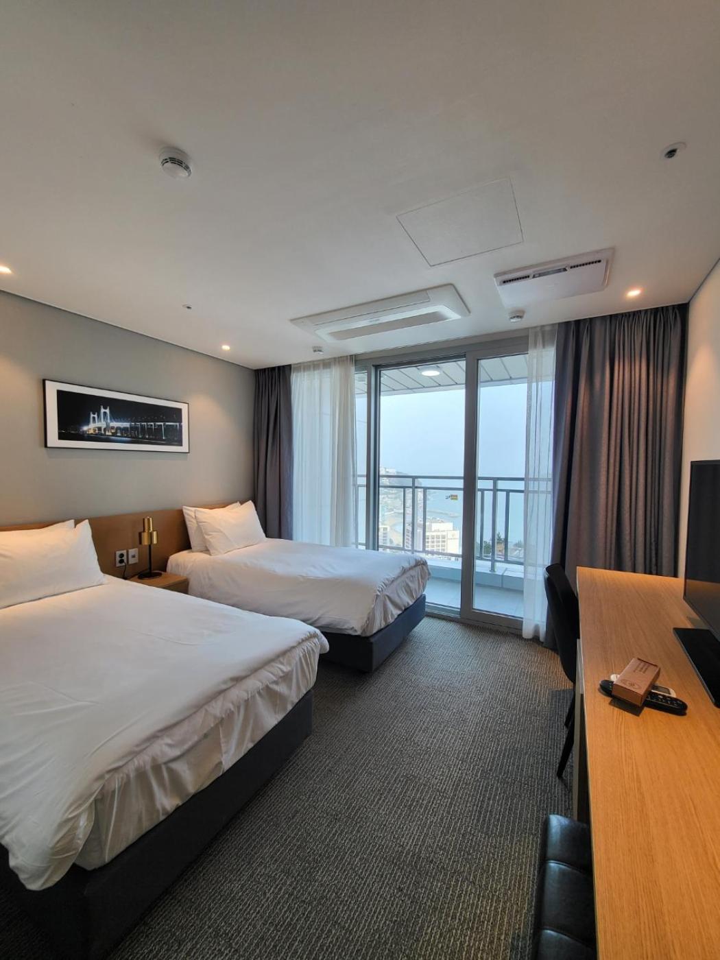Deluxe Double or Twin Room with Sea View photo 1