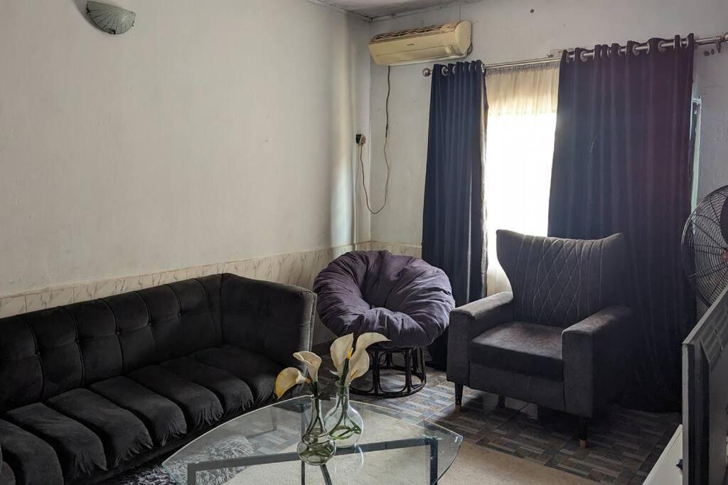 One-Bedroom Apartment photo 3