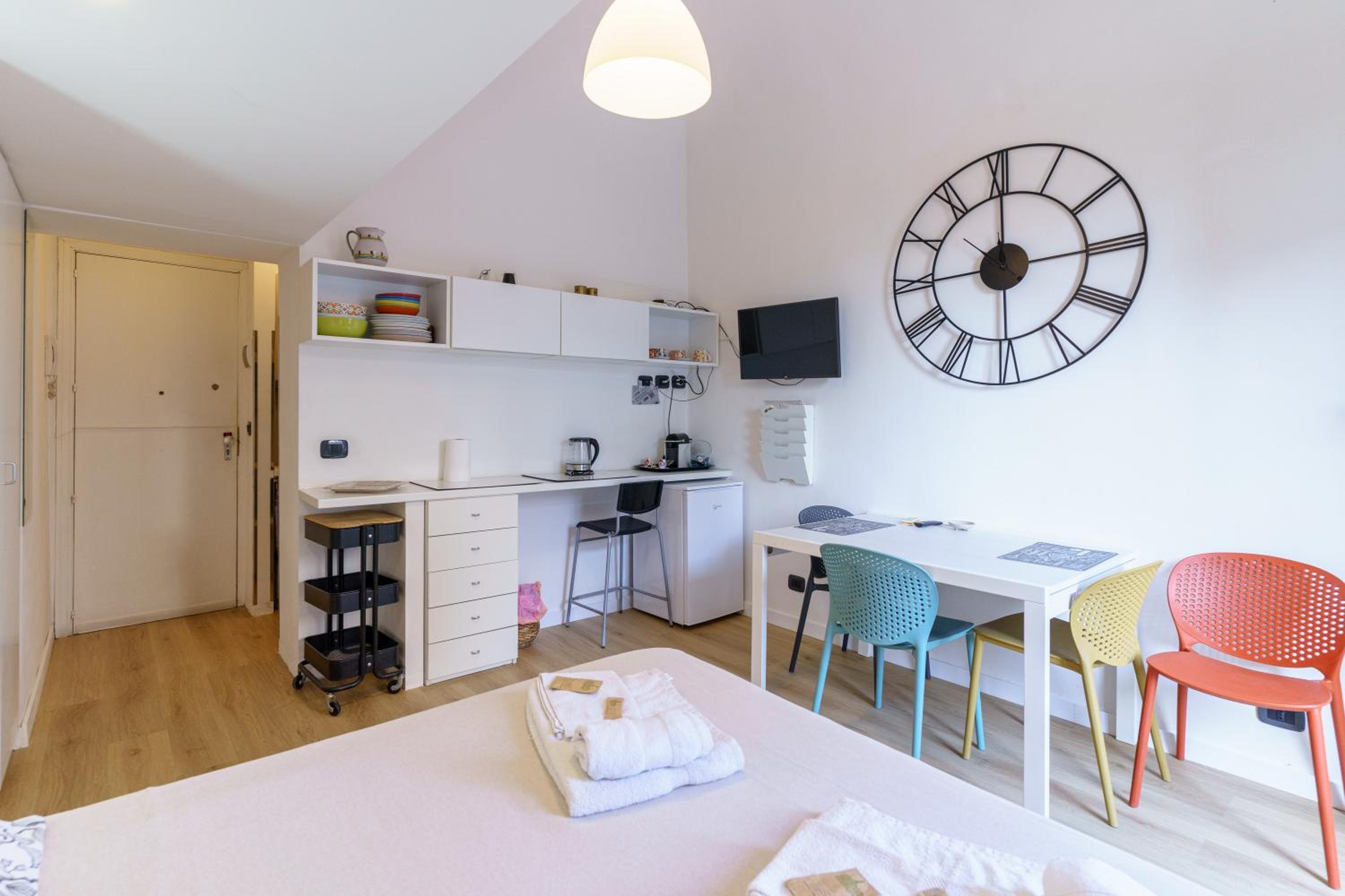 One-Bedroom Apartment - Photo 18