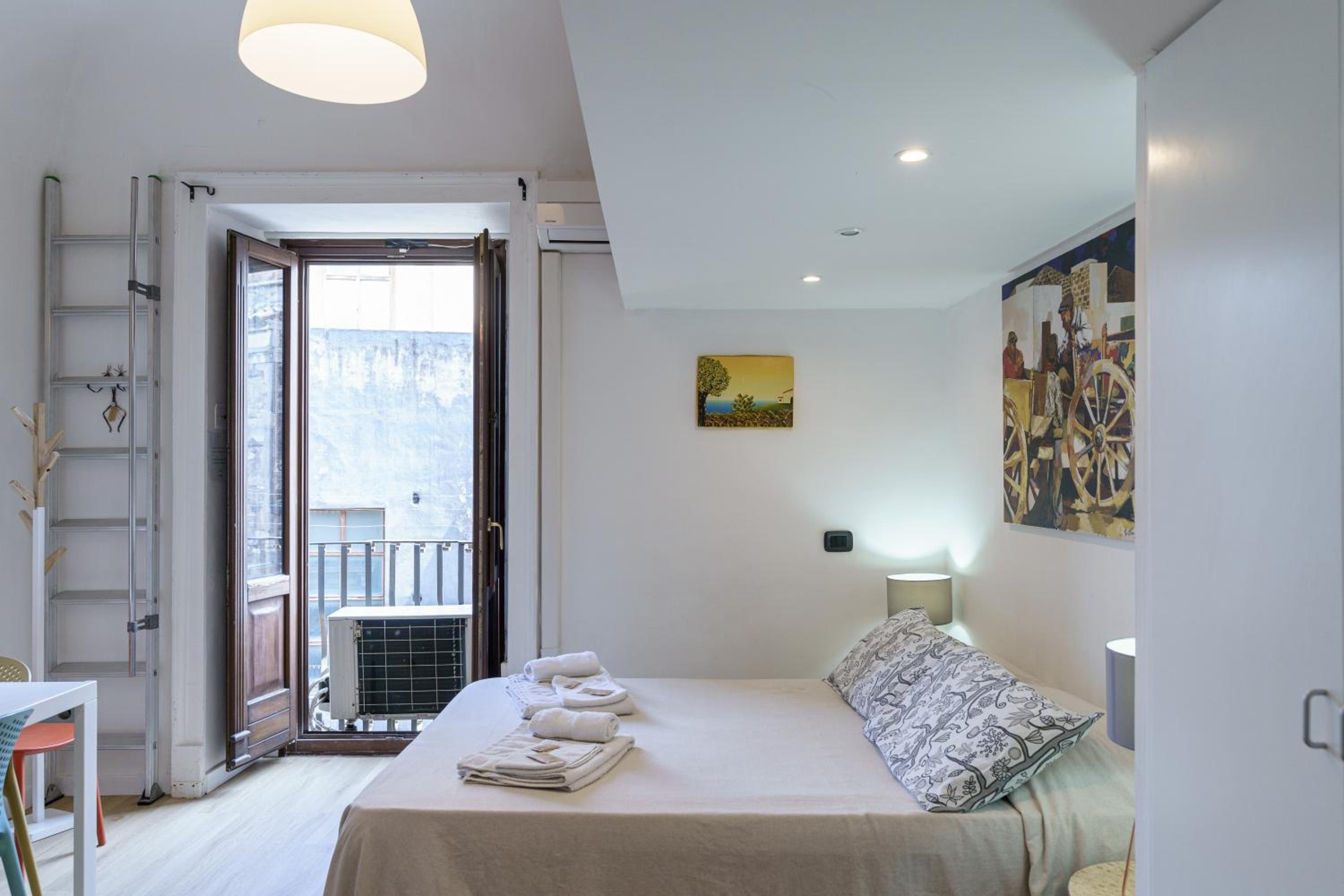 One-Bedroom Apartment - Photo 1