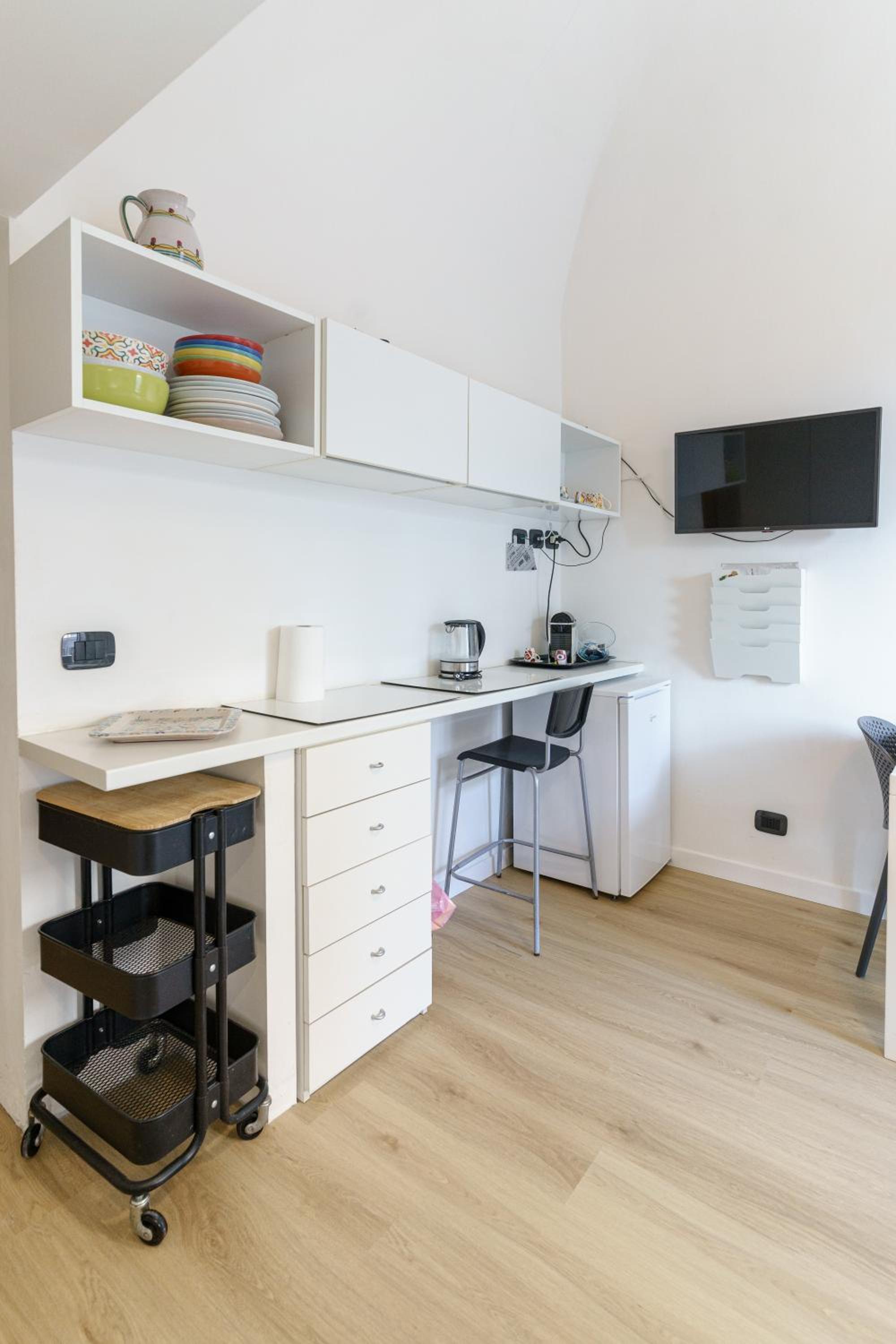 One-Bedroom Apartment - Photo 8