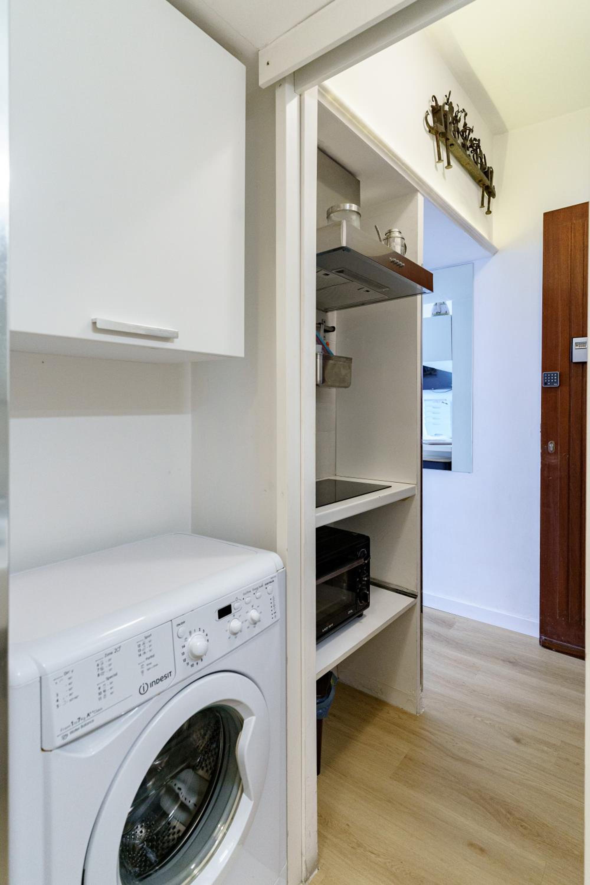 One-Bedroom Apartment - Photo 15