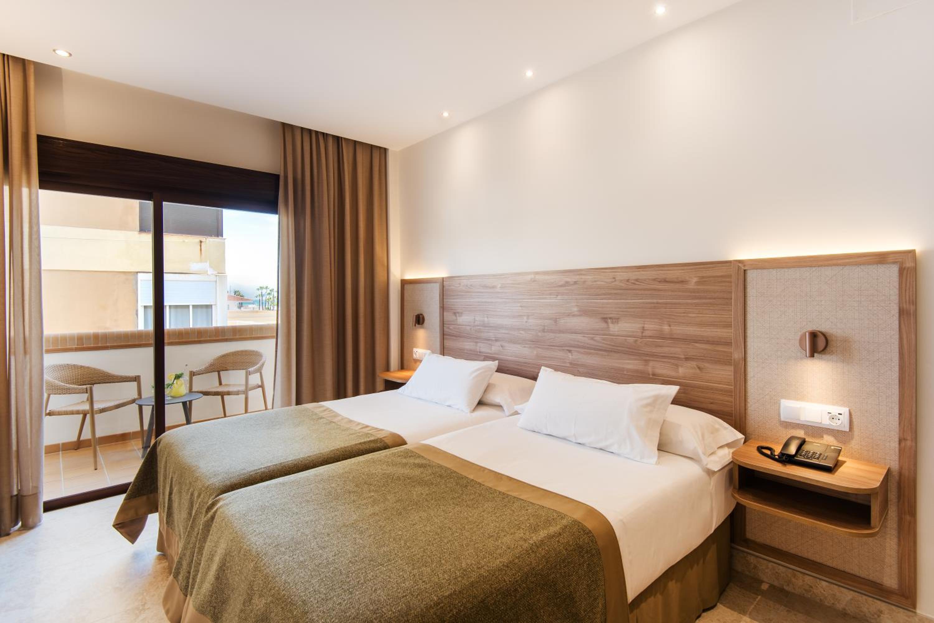 Double or Twin Room with Terrace - Photo 1