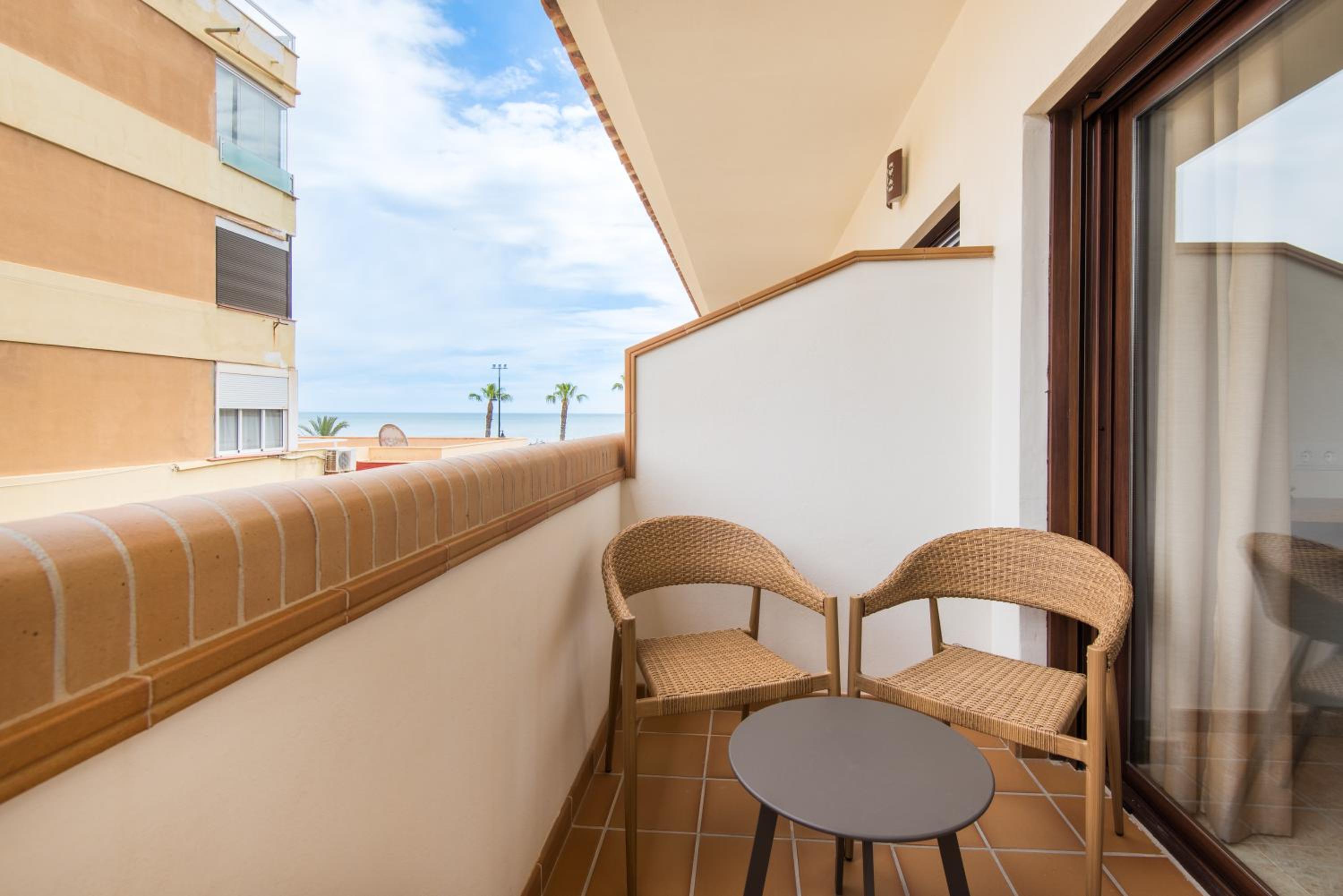 Double or Twin Room with Terrace - Photo 7