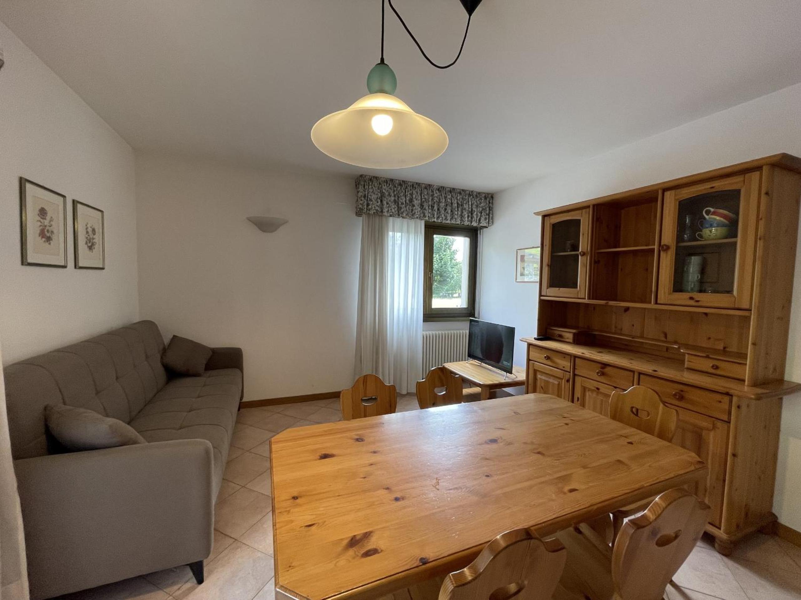 Two-Bedroom Apartment with Balcony photo 3