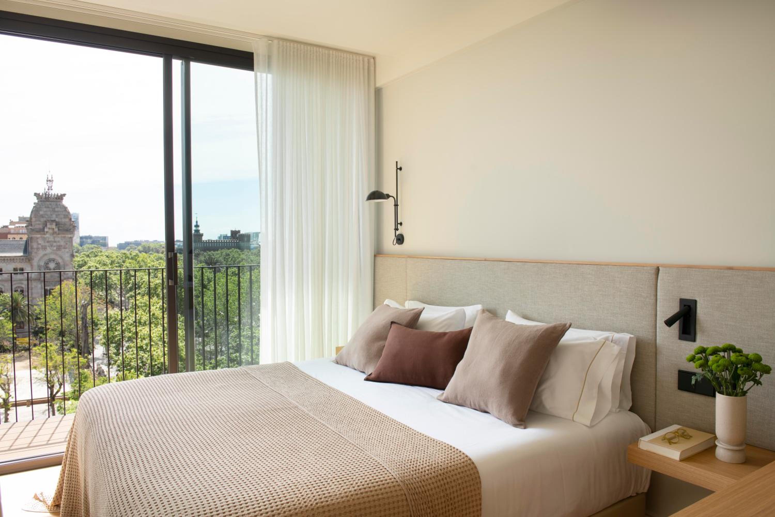 Two-Bedroom Apartment with Balcony Panoramic View photo 2
