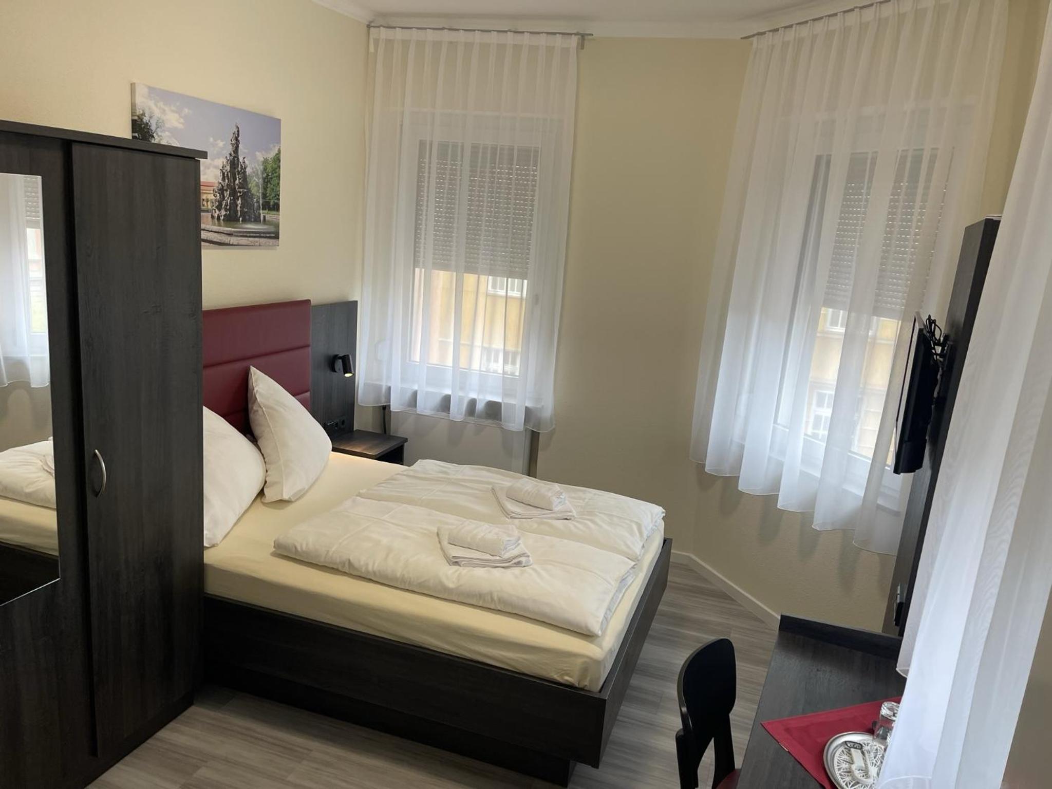 Standard Queen Room photo 1