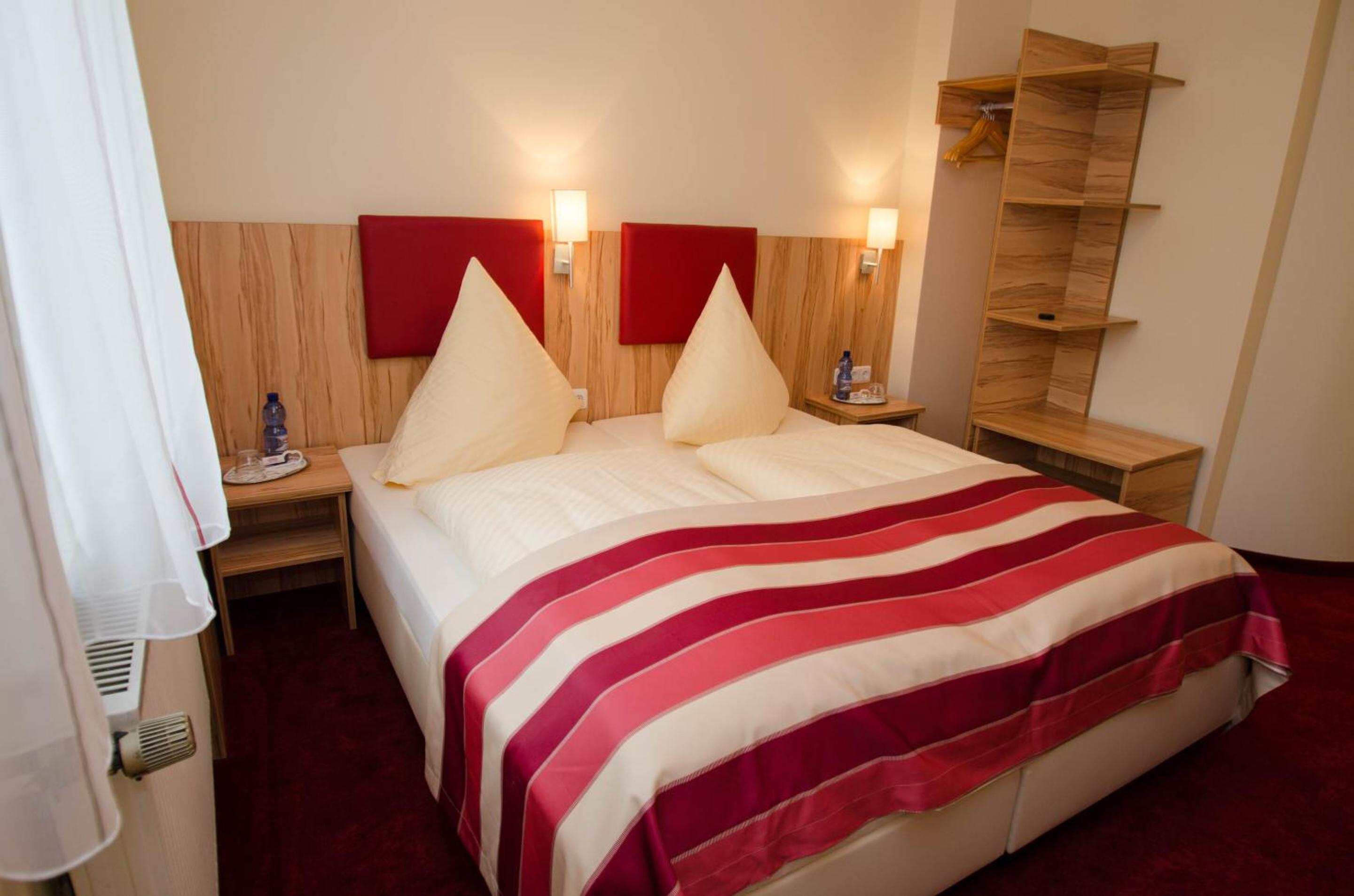 Standard Double Room photo 2