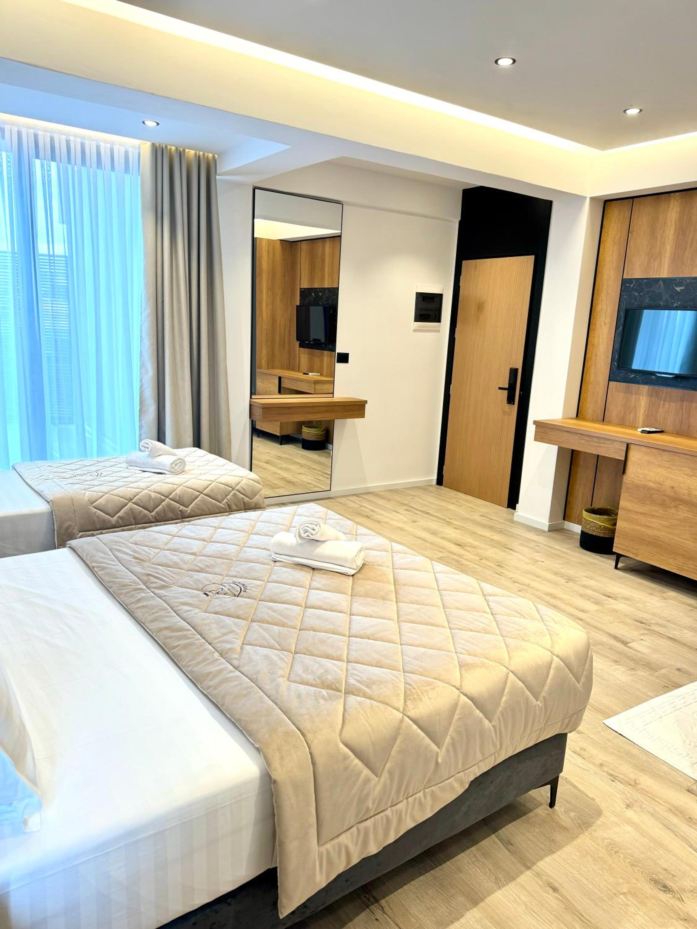 Deluxe Triple Room with Jacuzzi