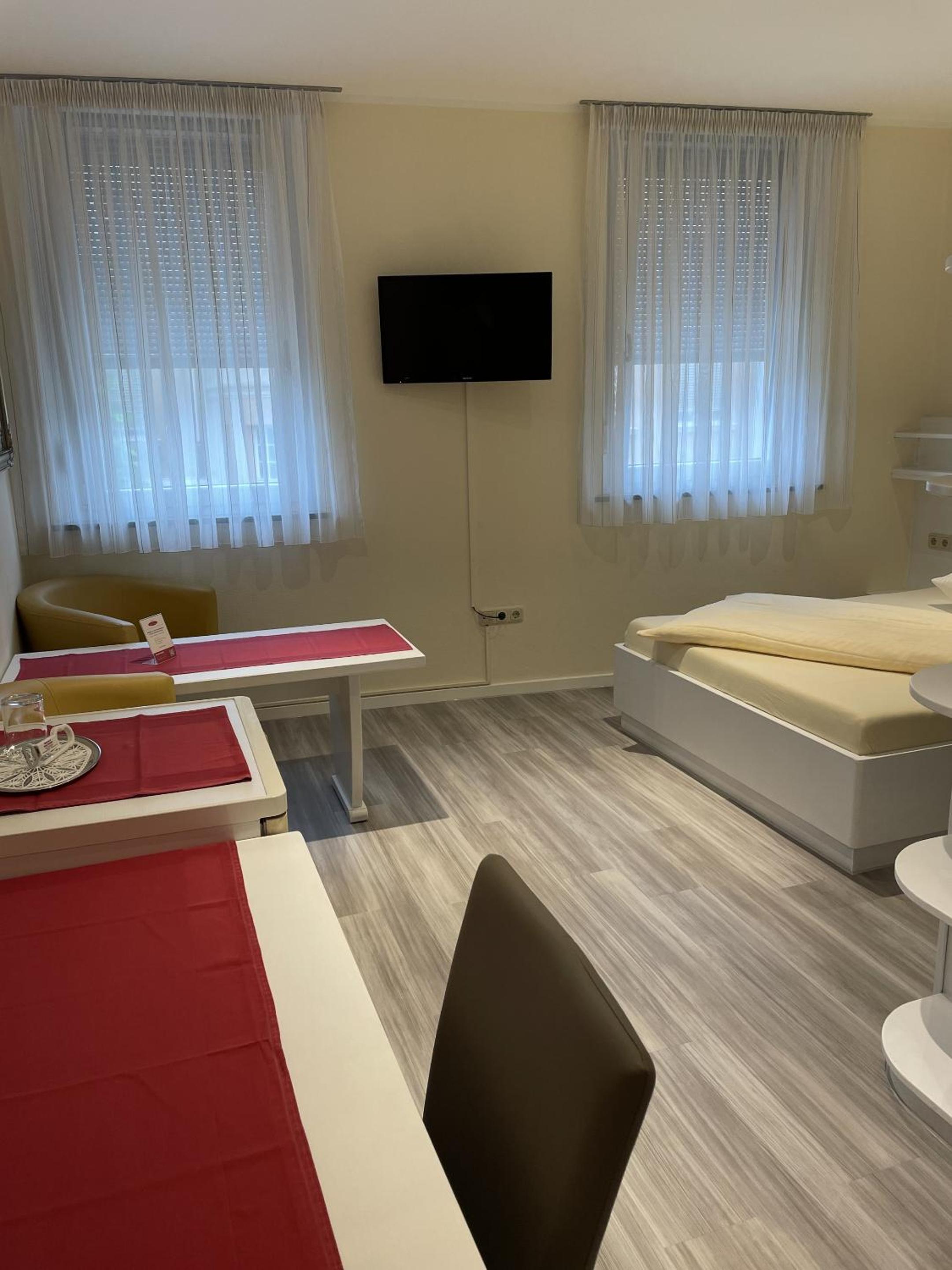 Standard Queen Room photo 3