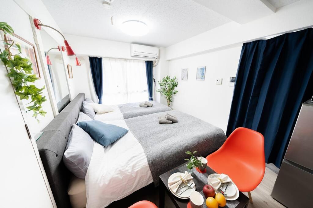 One-Bedroom Apartment photo 1