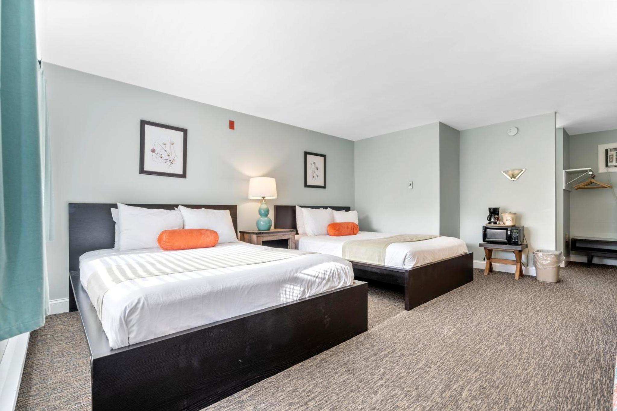 Standard 2 Queen Beds