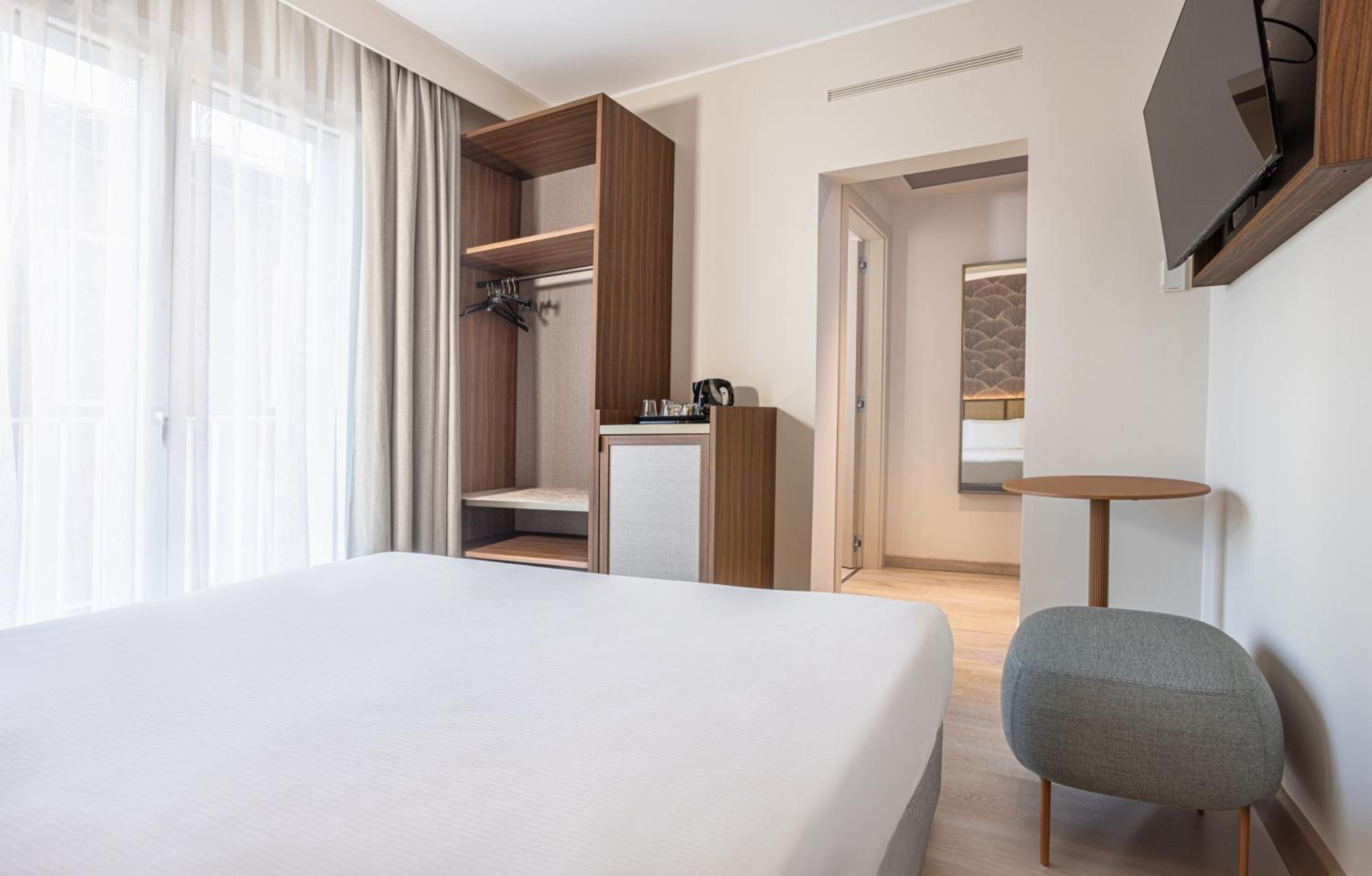 Deluxe Double or Twin Room with Balcony - Photo 13