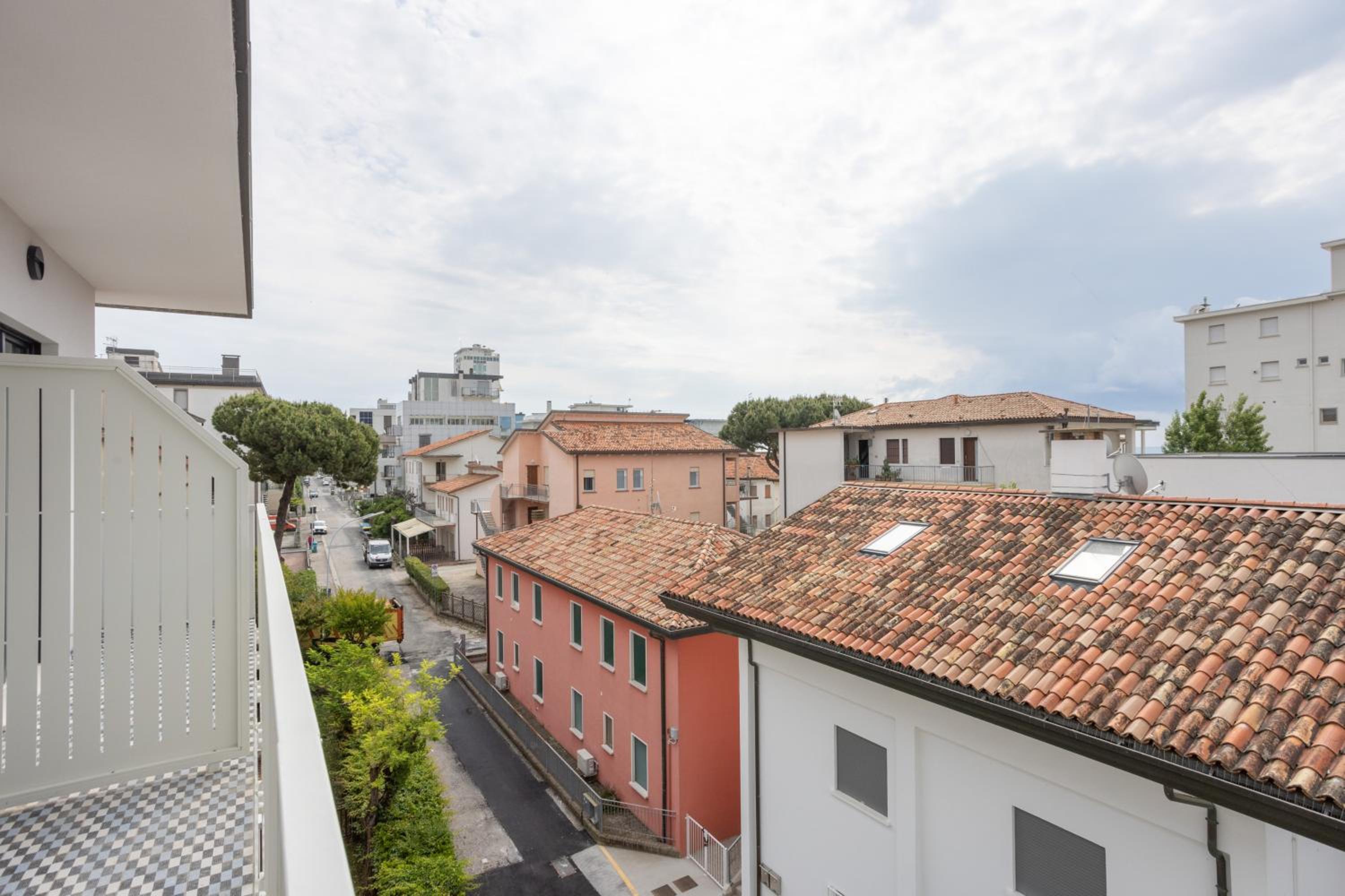 Deluxe Double or Twin Room with Balcony - Photo 7