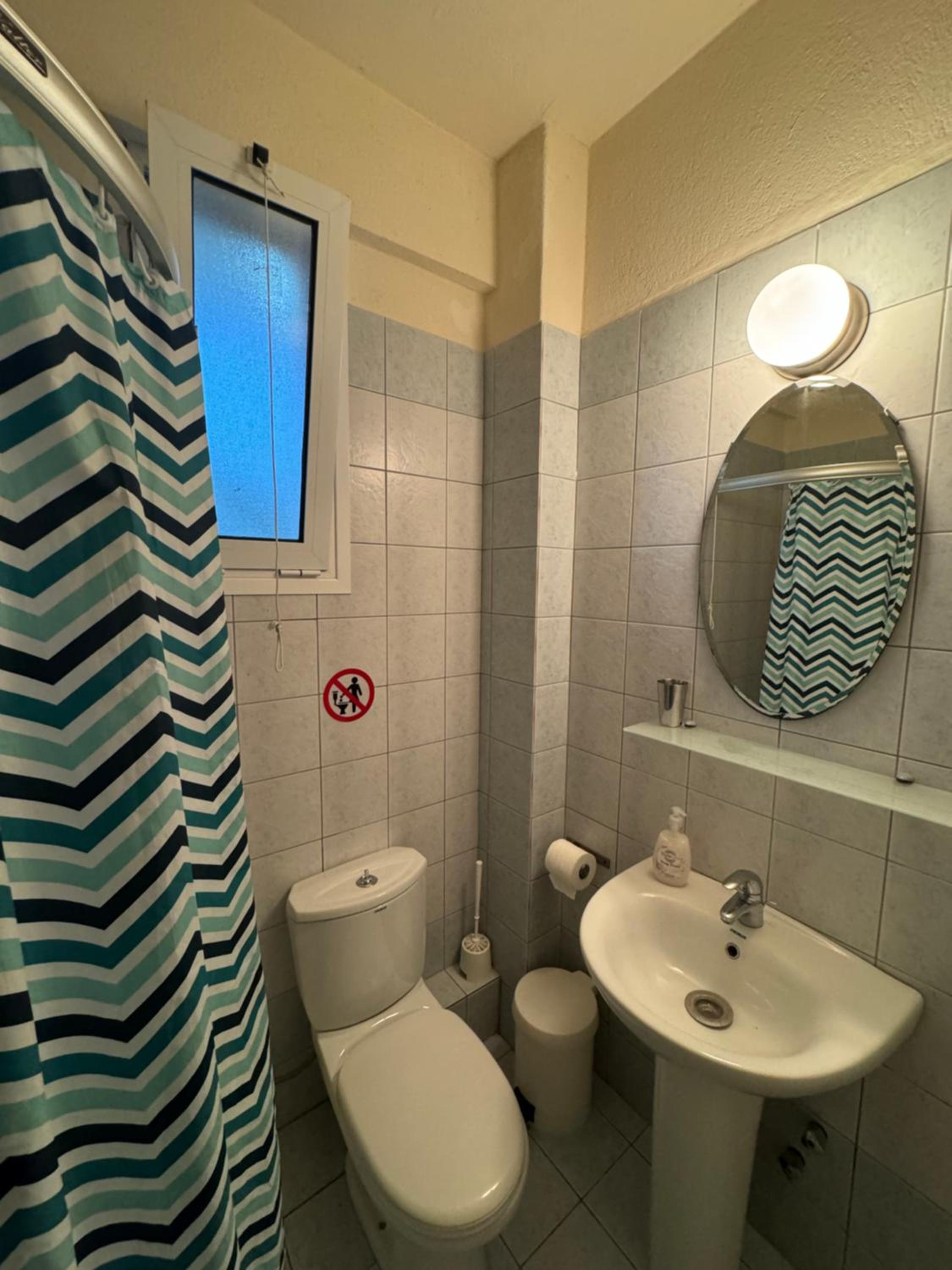 Standard Room (4-6 Adults) photo 2