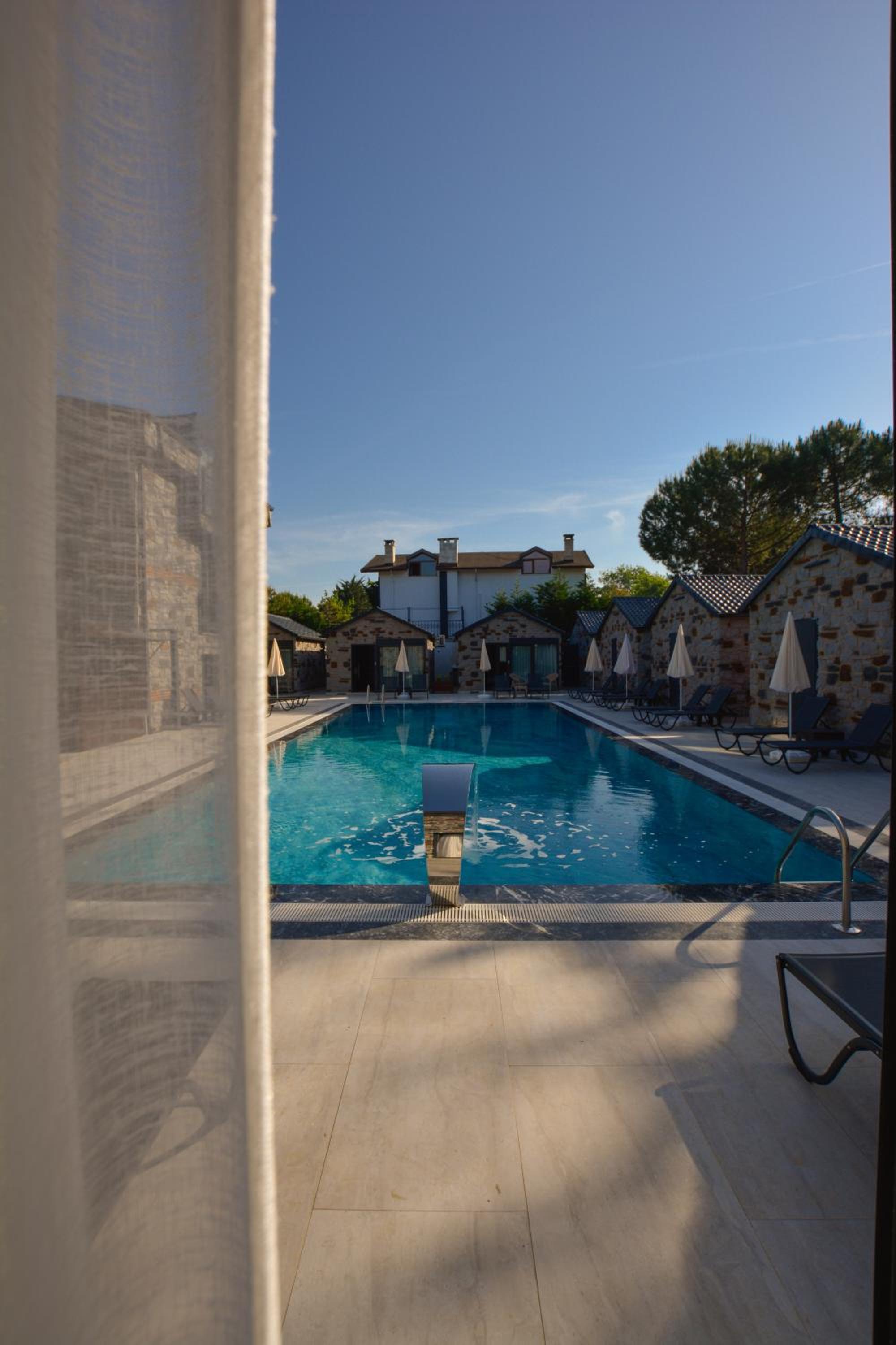 Double Room with Pool View photo 2