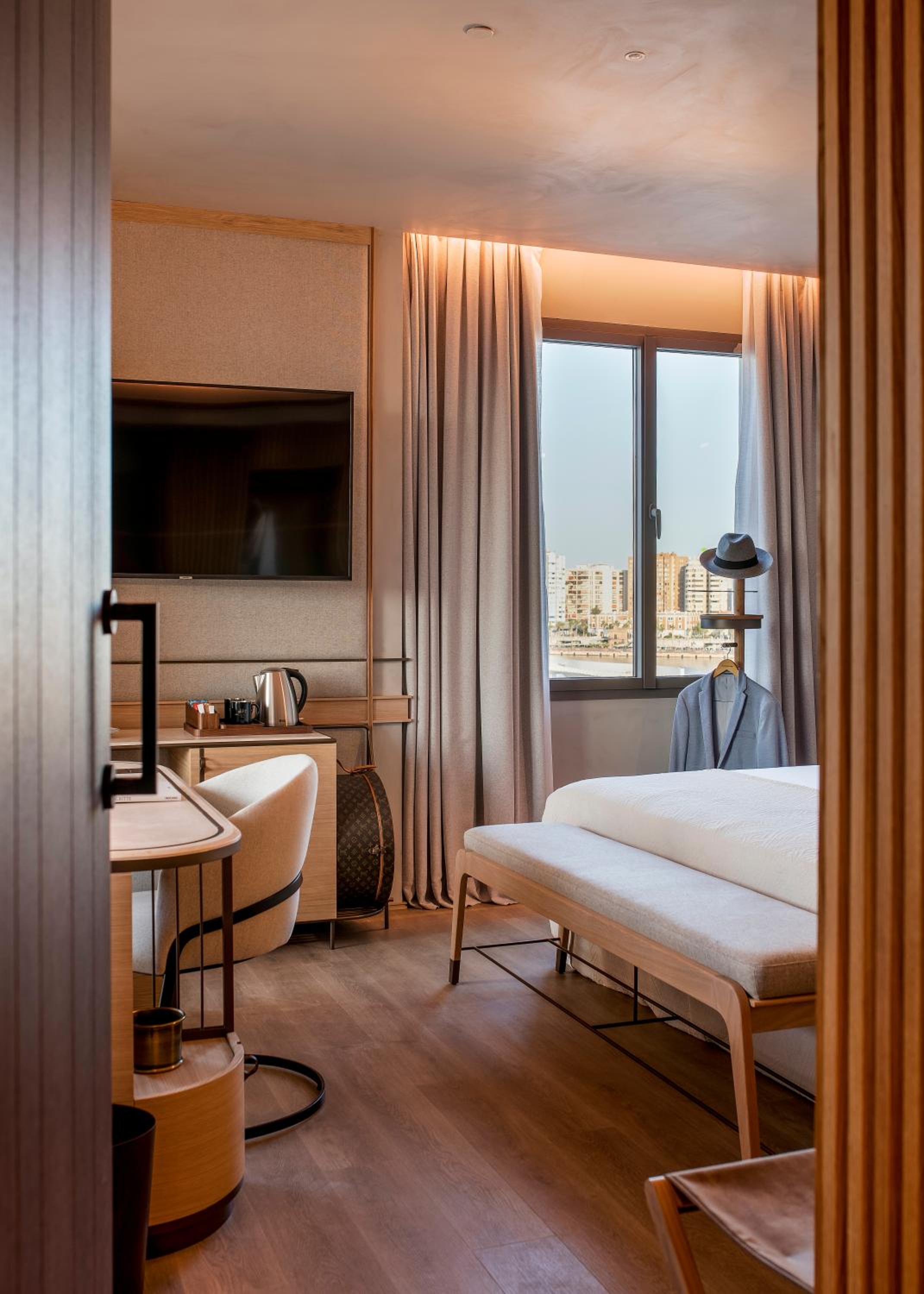 Junior Suite TERRACE LARIOS thumbnail 5
