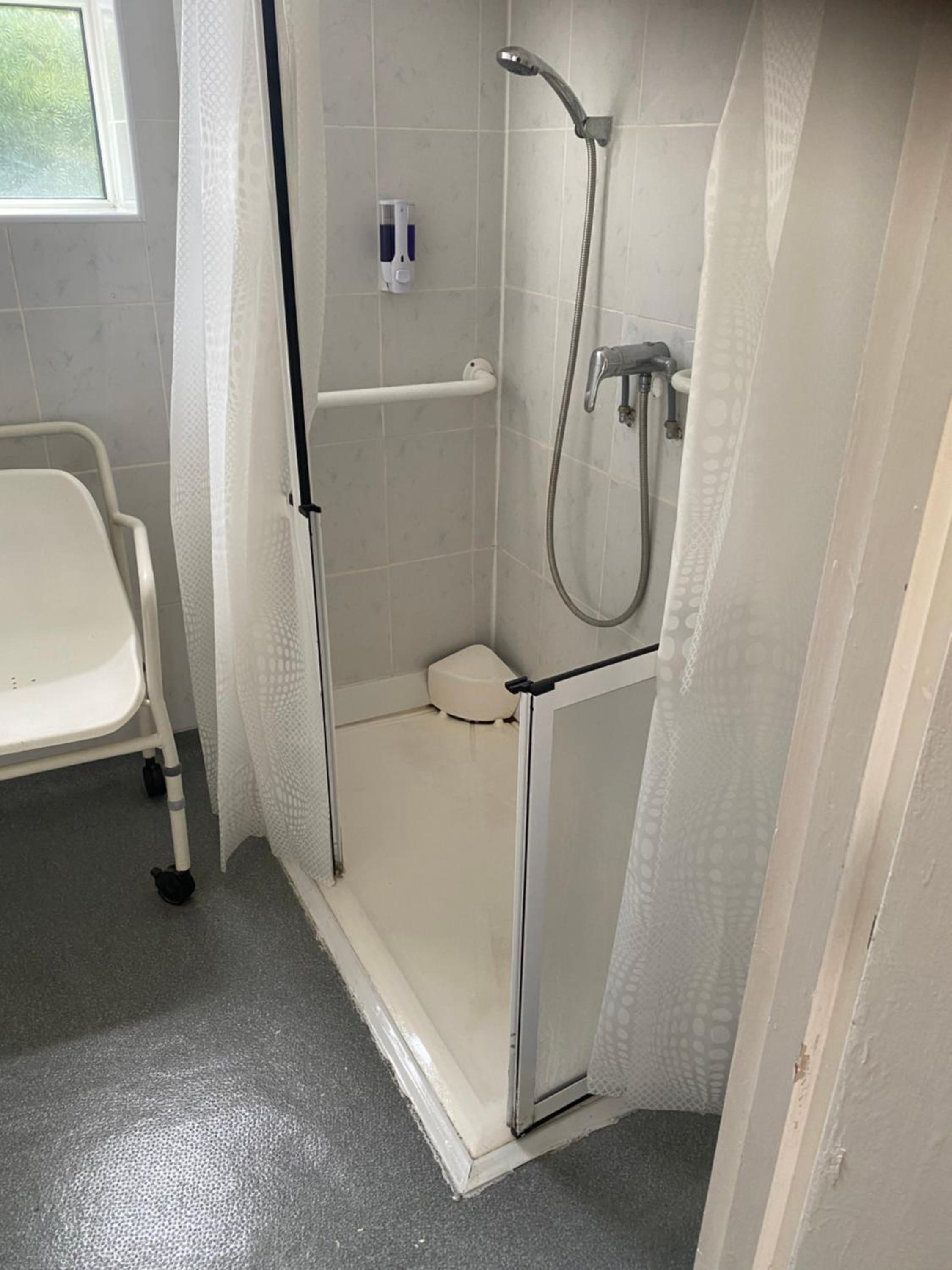 Twin Room - Disability Access photo 2