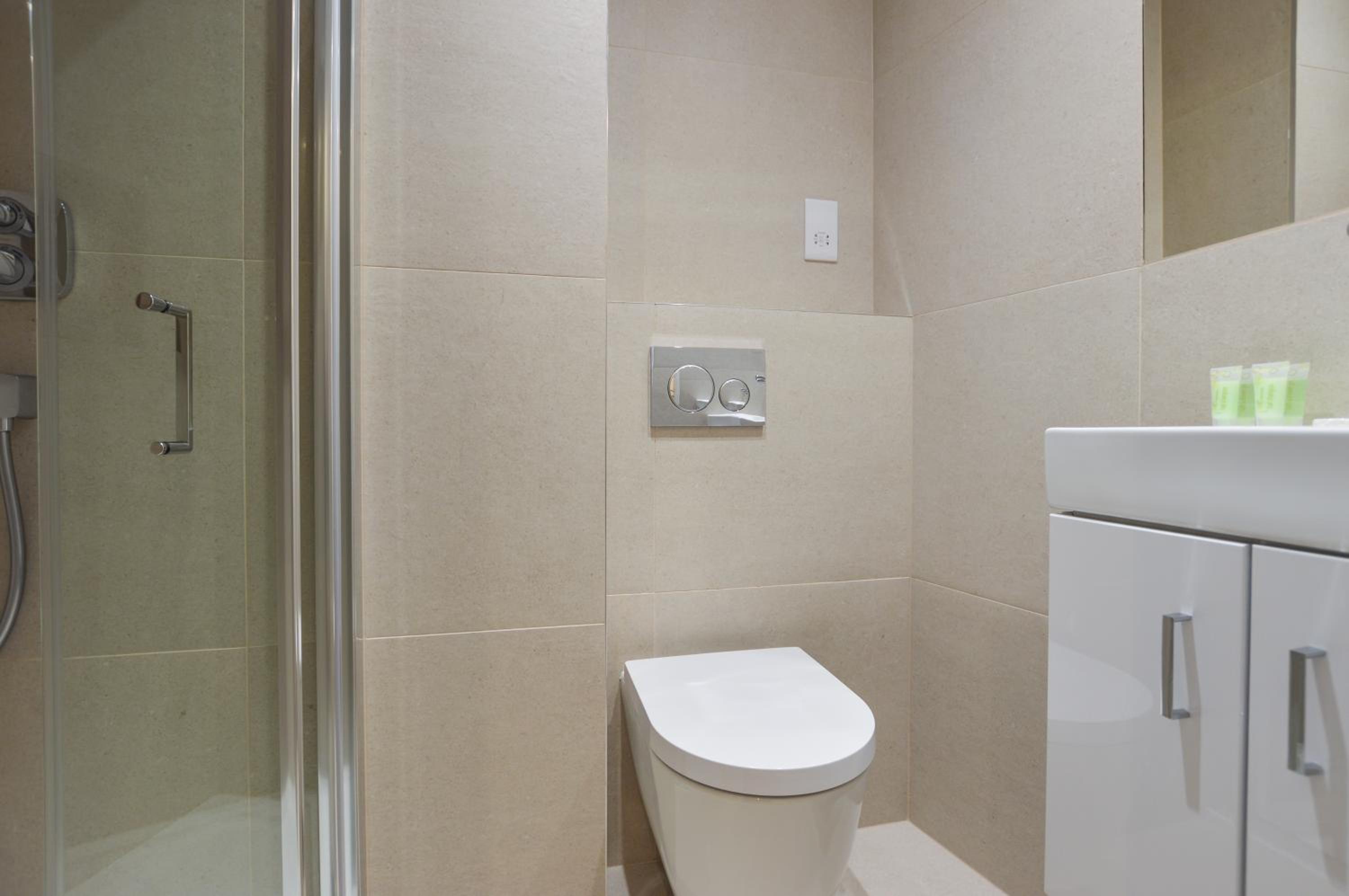 Lower Ground Floor Economy Studio photo 2