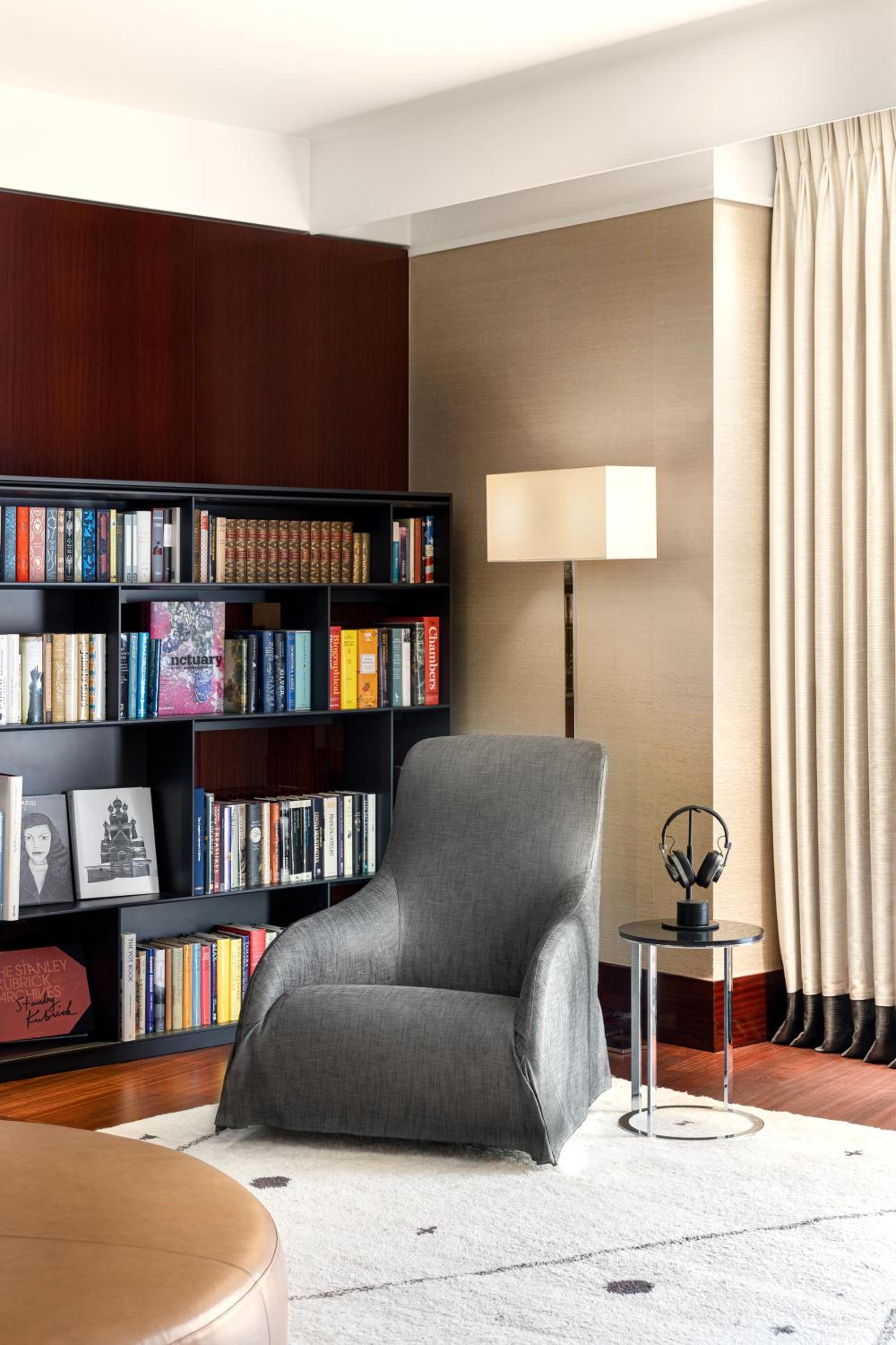 One-Bedroom King Suite with Urban View