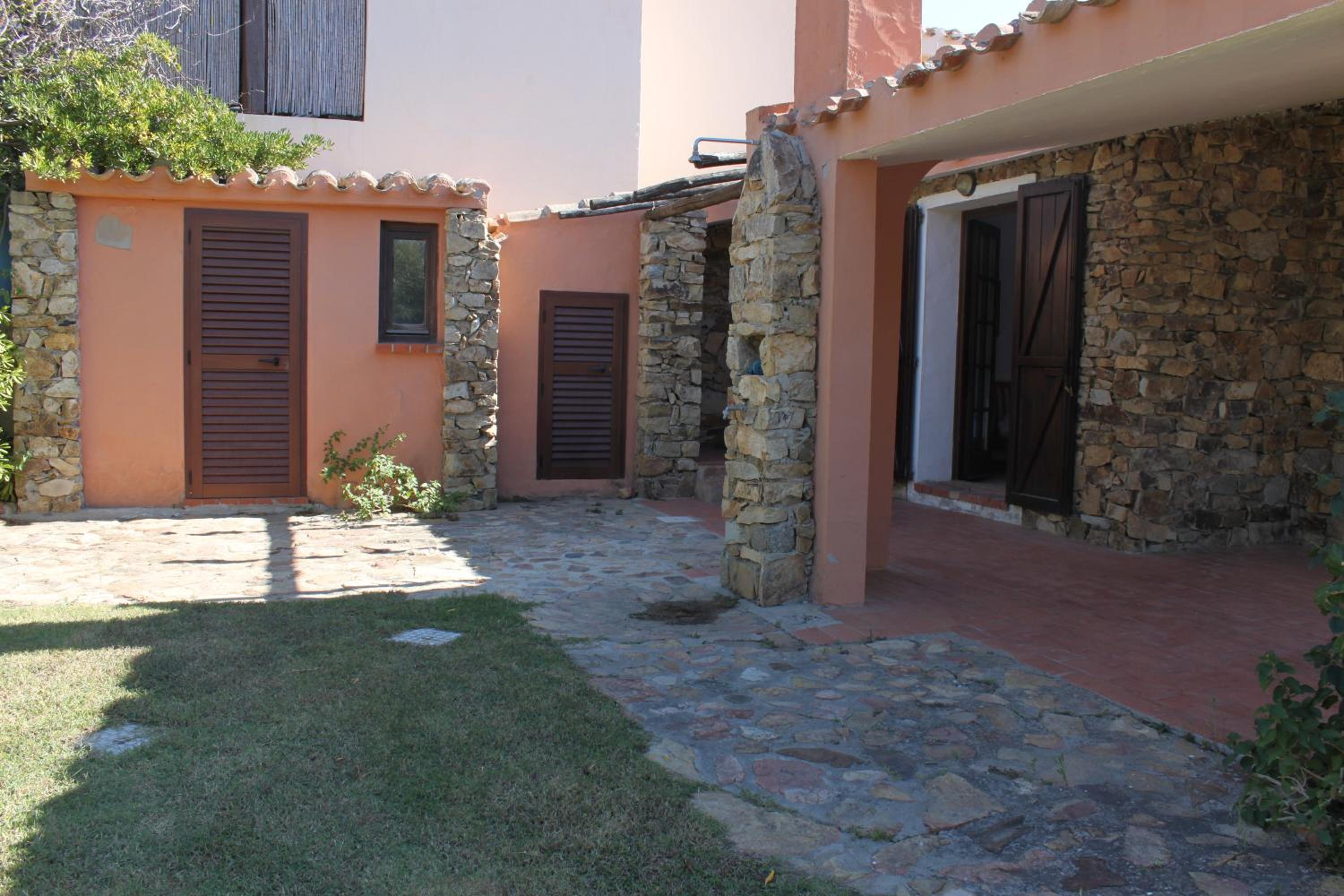 Three-Bedroom House photo 3