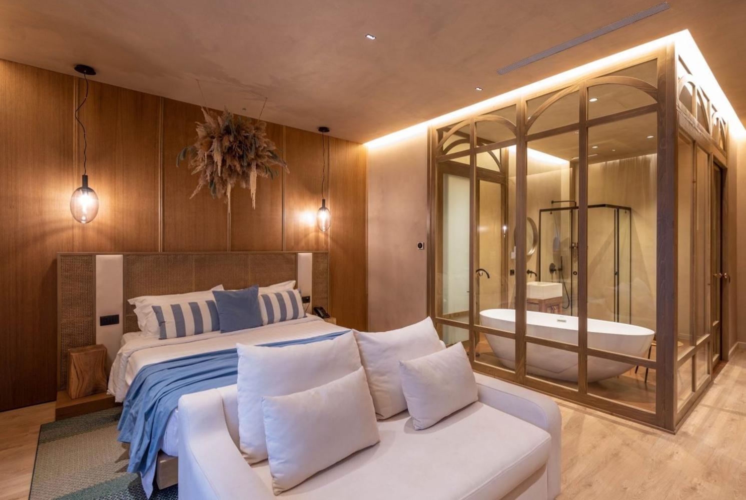 Deluxe Double Room with Bath