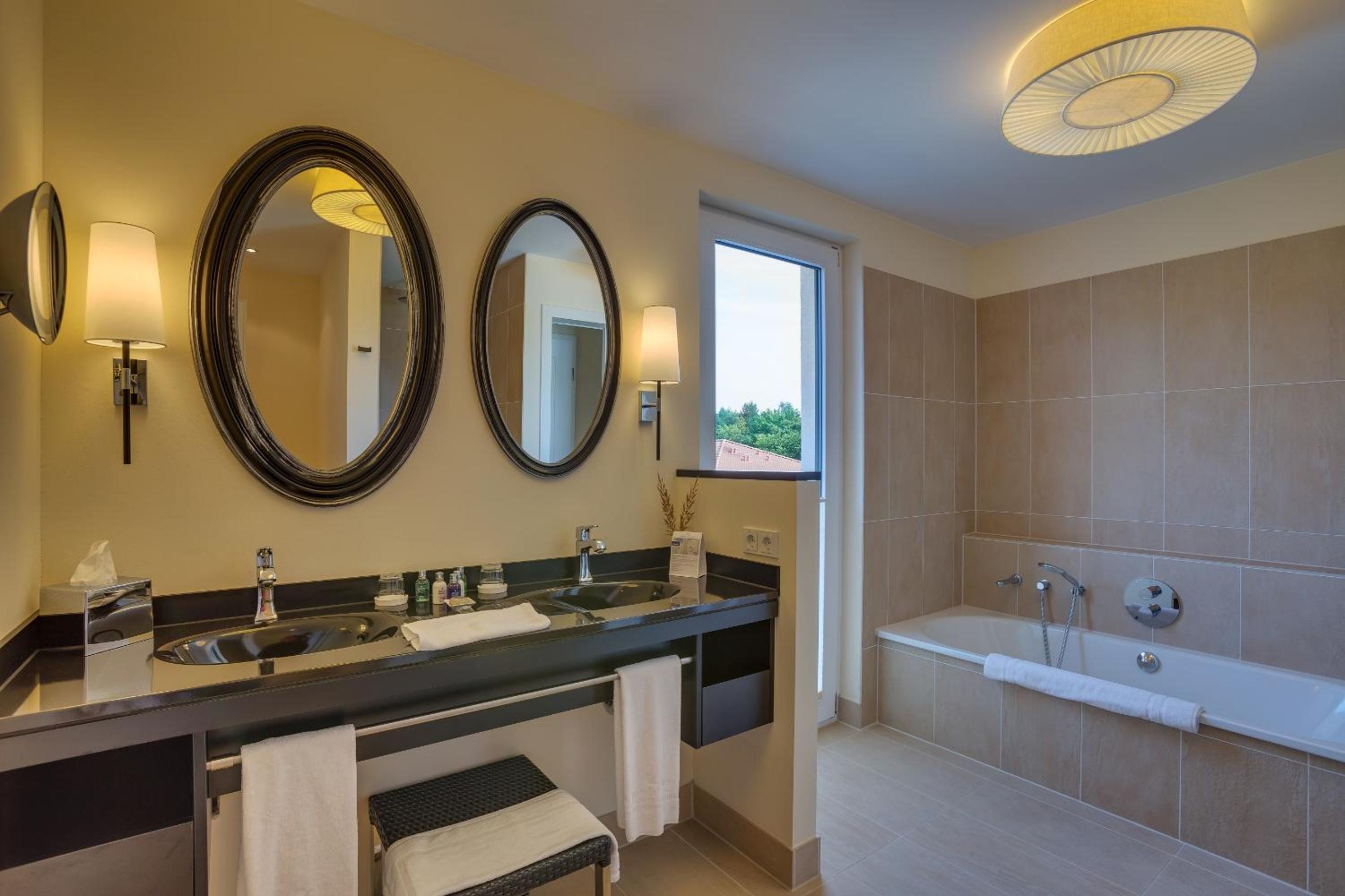 Suite with Sea View - Photo 3