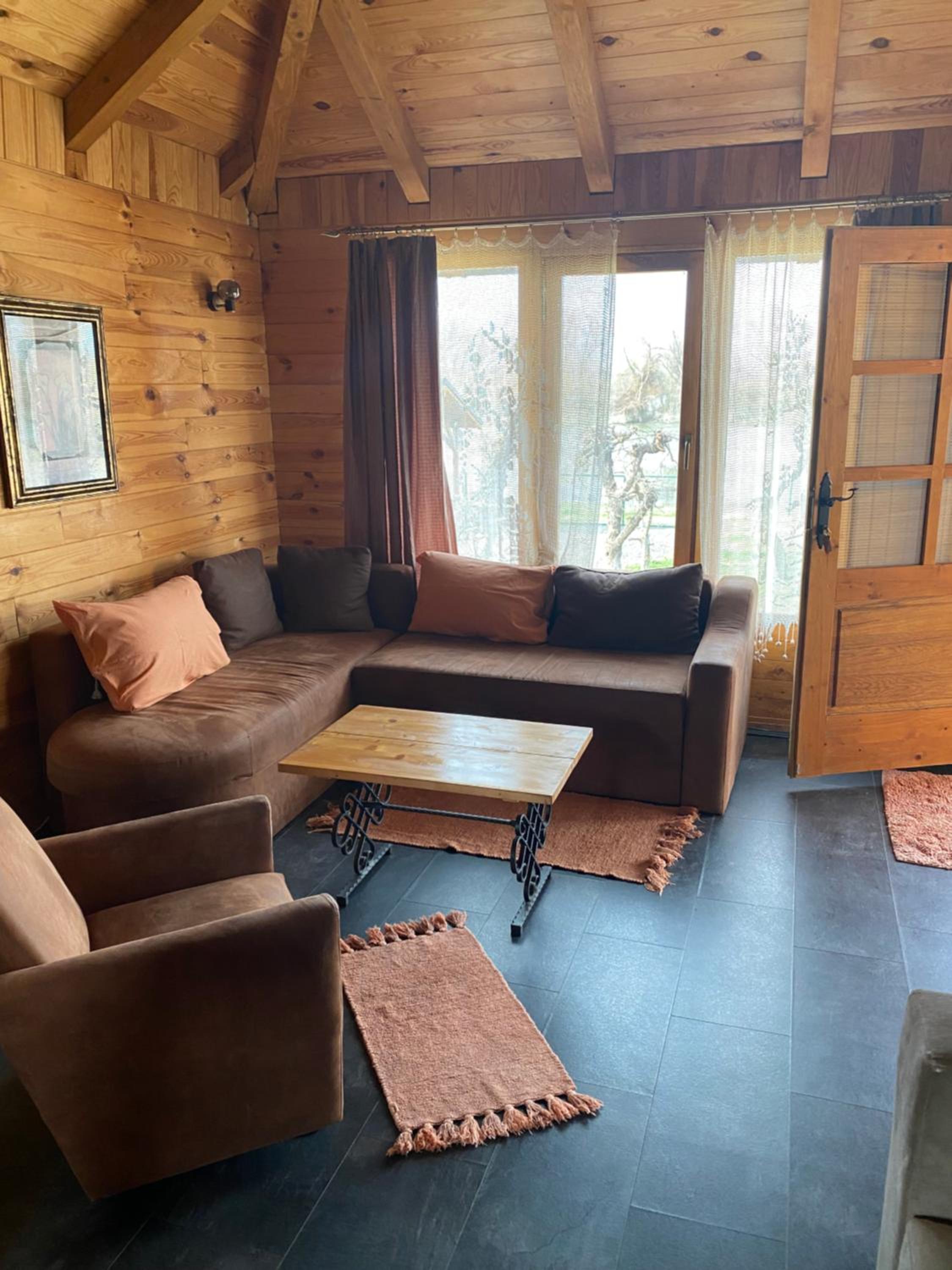 One-Bedroom House photo 1