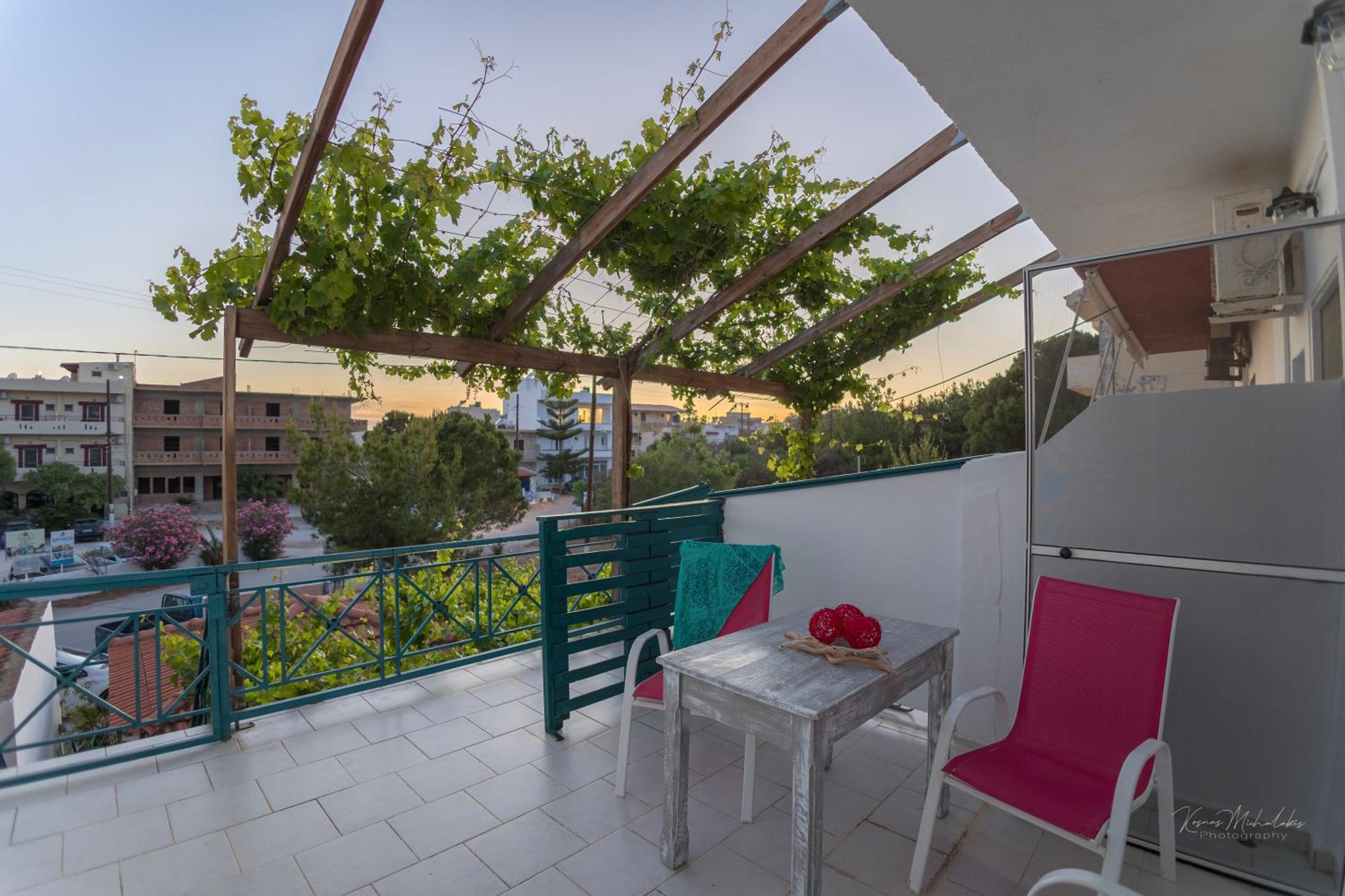 Apartment with View and Balcony - Photo 3