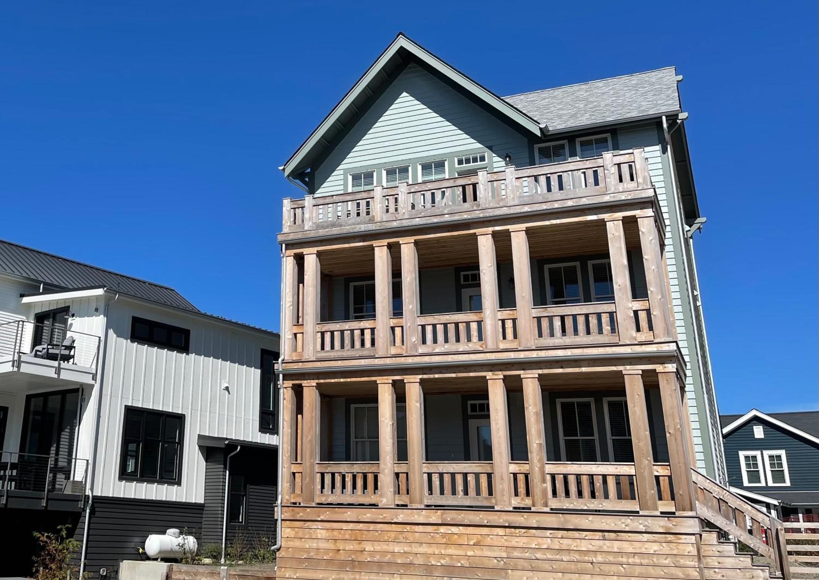 Four-Bedroom House photo 2