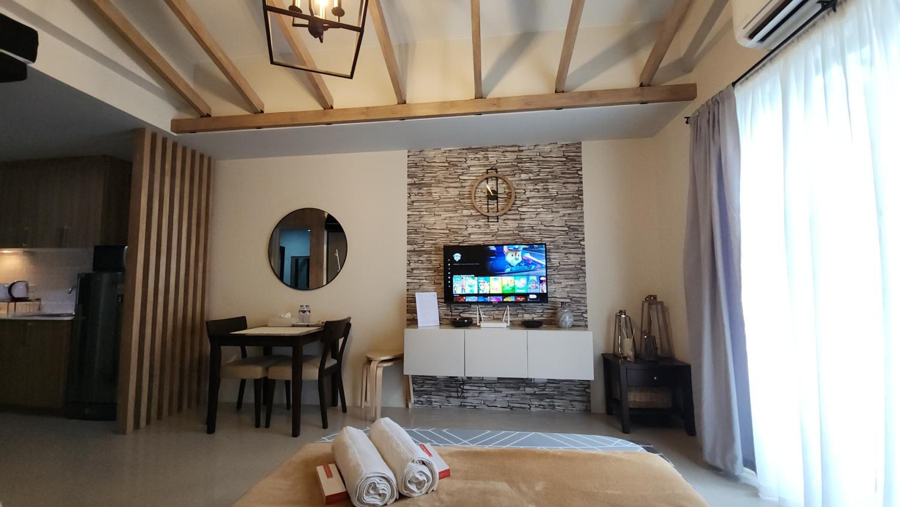 Family Room with Balcony photo 1