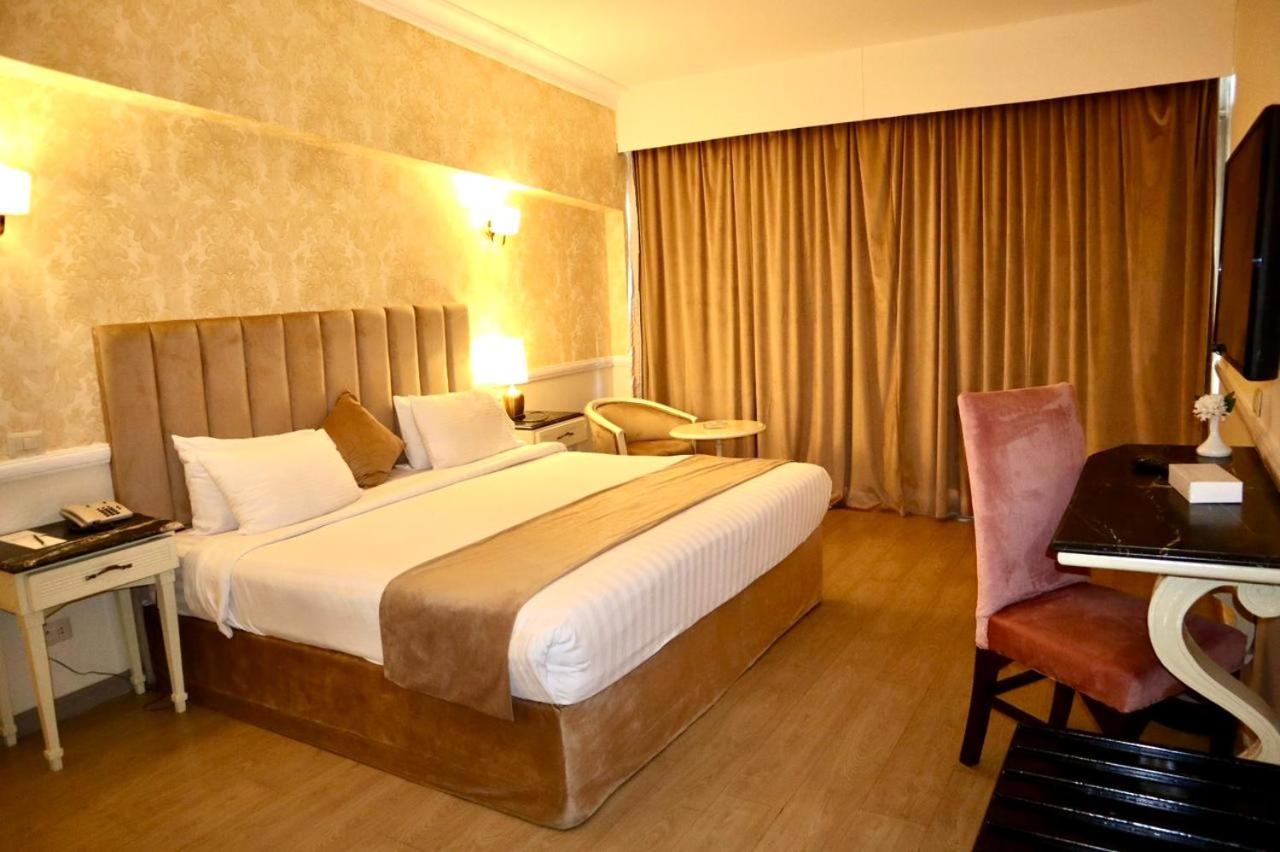 Standard Room Partial Sea View photo 1