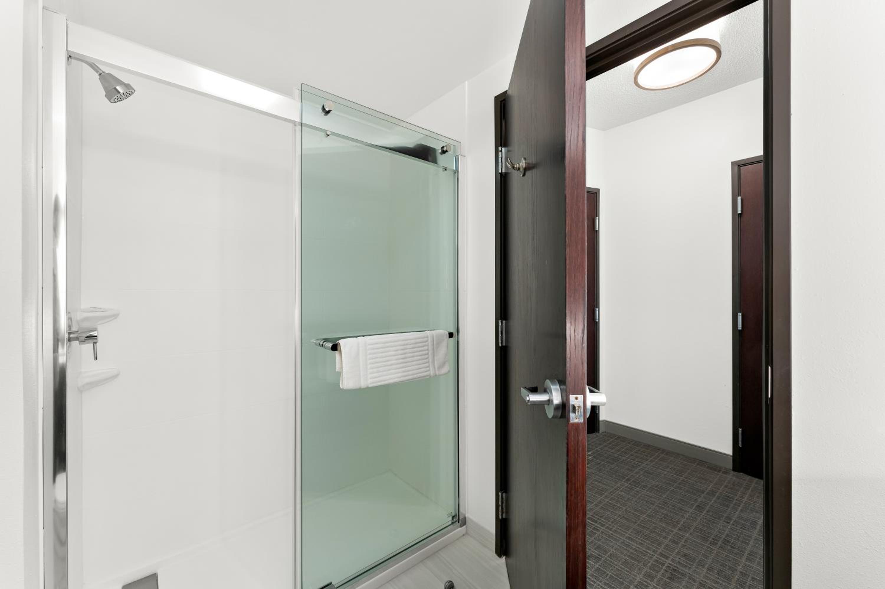 King Room - Accessible/Non-Smoking - Photo 4