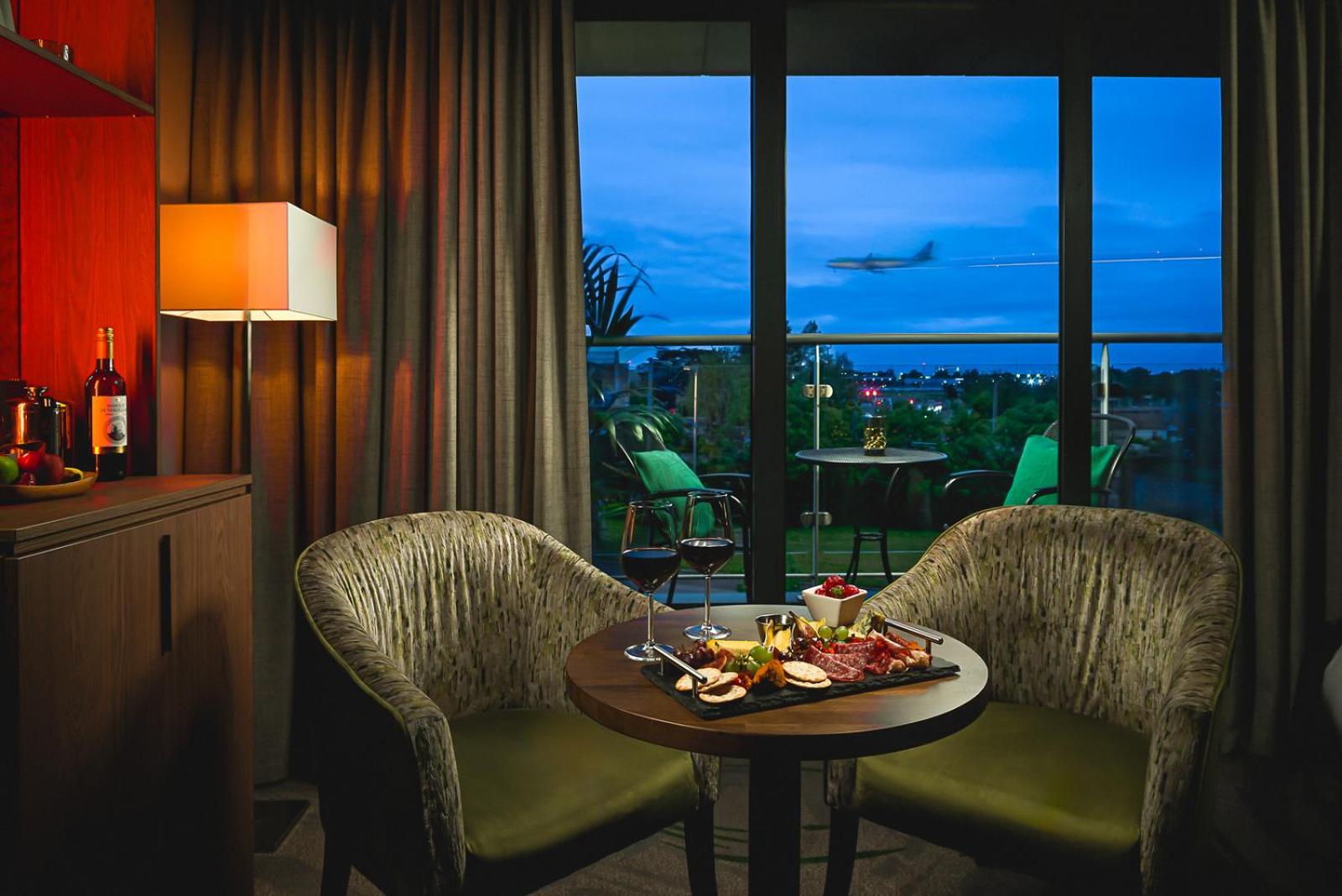 Deluxe Double Room with Balcony thumbnail 6
