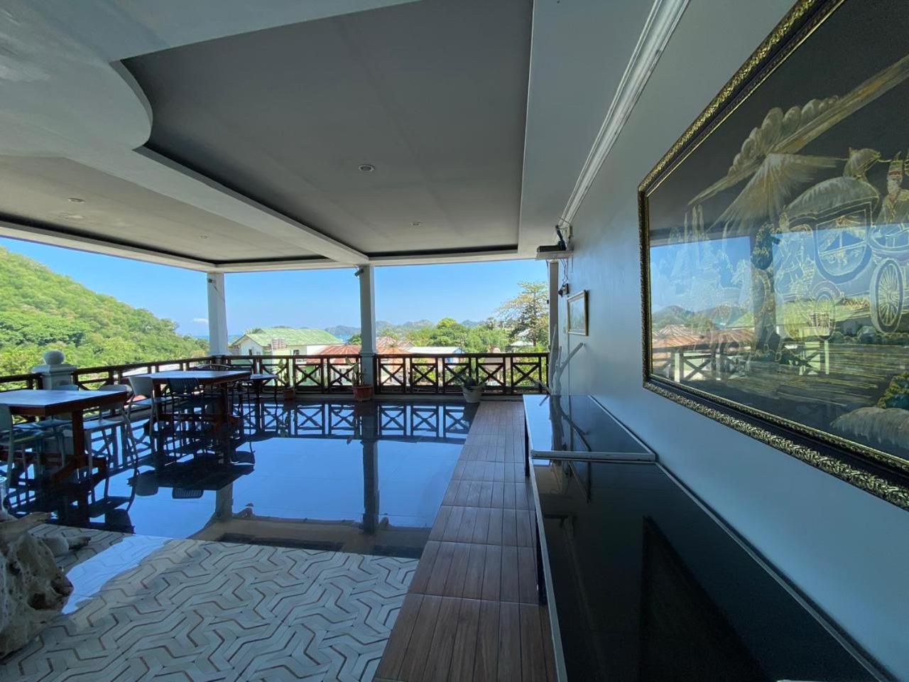 Deluxe King Room photo 2
