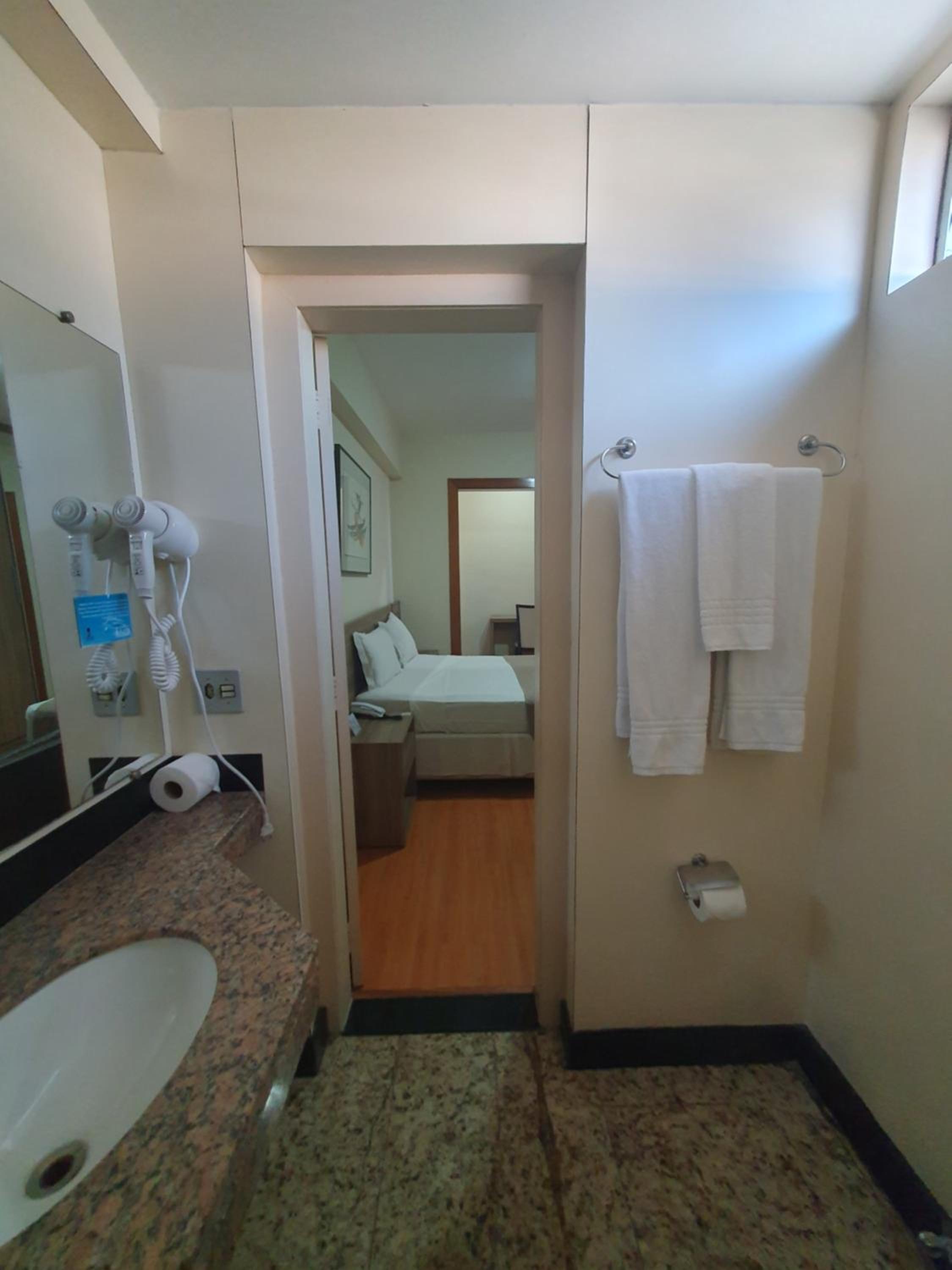 Twin Room - Photo 2