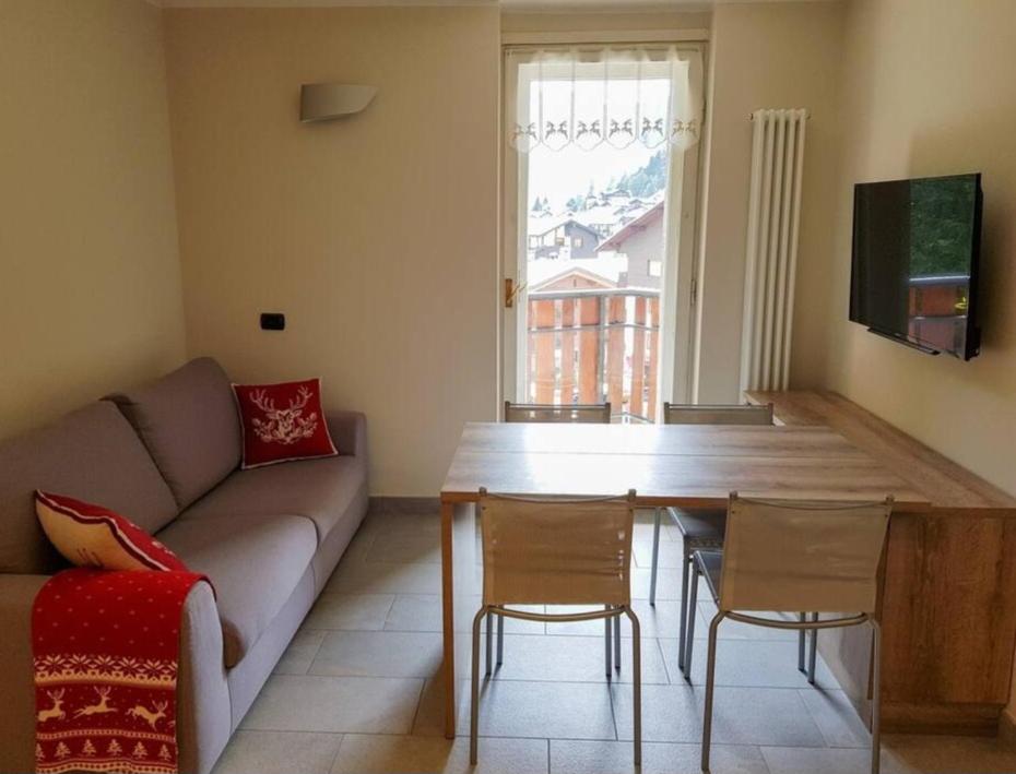 Apartment with Mountain View photo 1