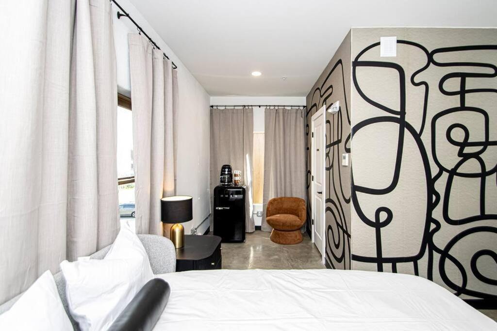 Queen Room photo 1