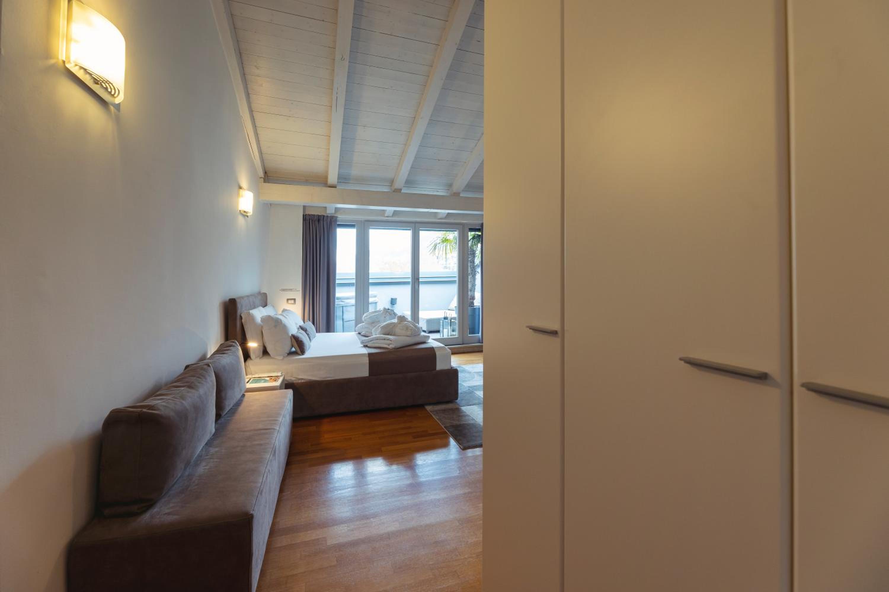One-Bedroom Apartment with Spa Bath photo 1