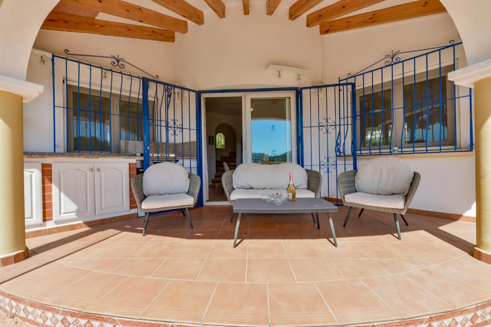 Villa photo 3