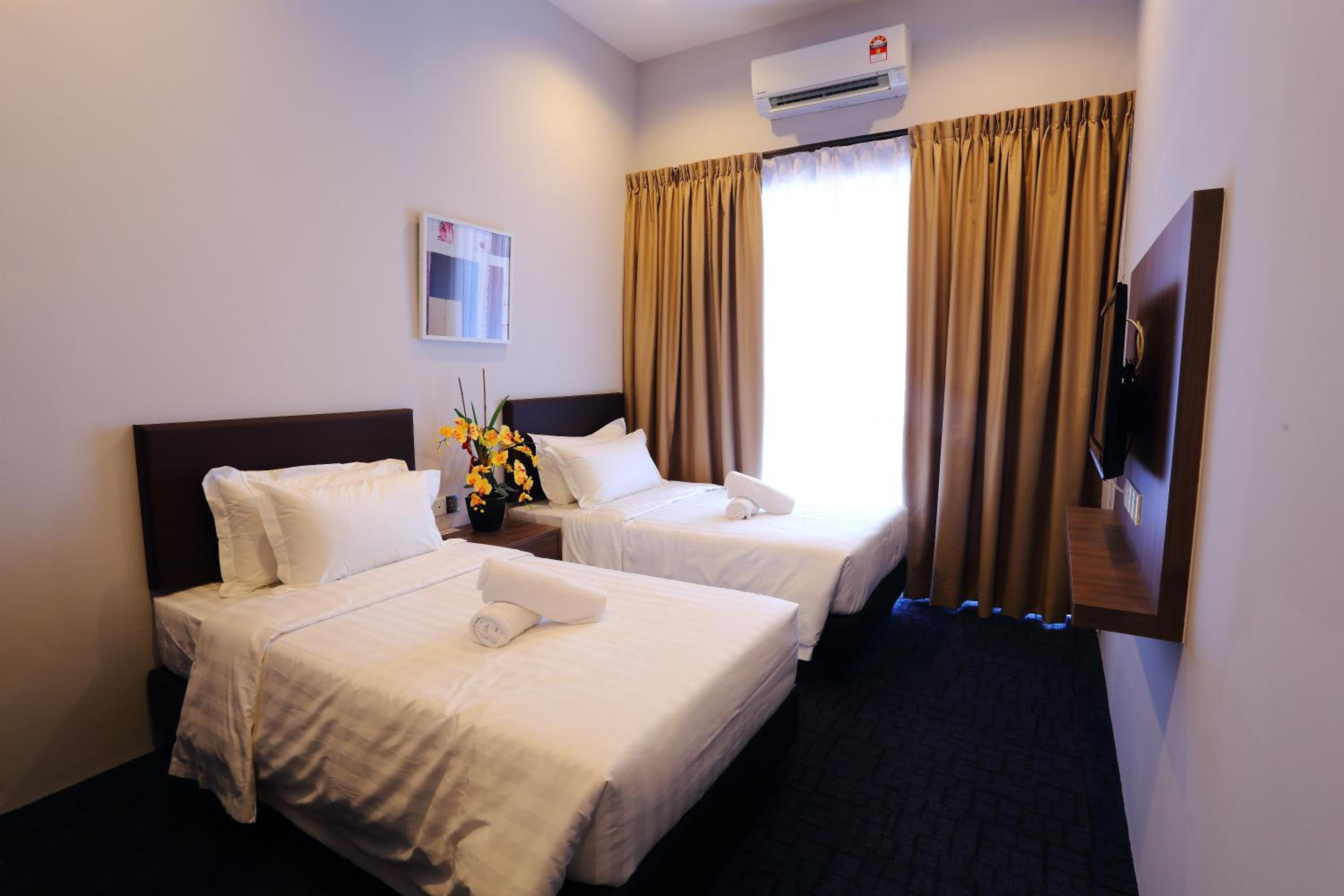 Premier Twin Room photo 3